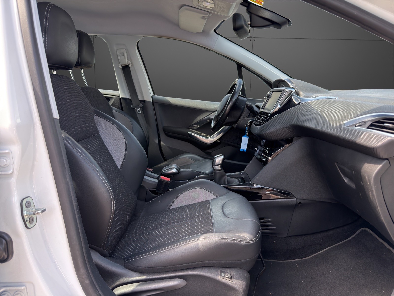 PEUGEOT 2008 1.2 PureTech Allure – Nur 50’700 km | Top Ausstattung | Garantie!-image-7