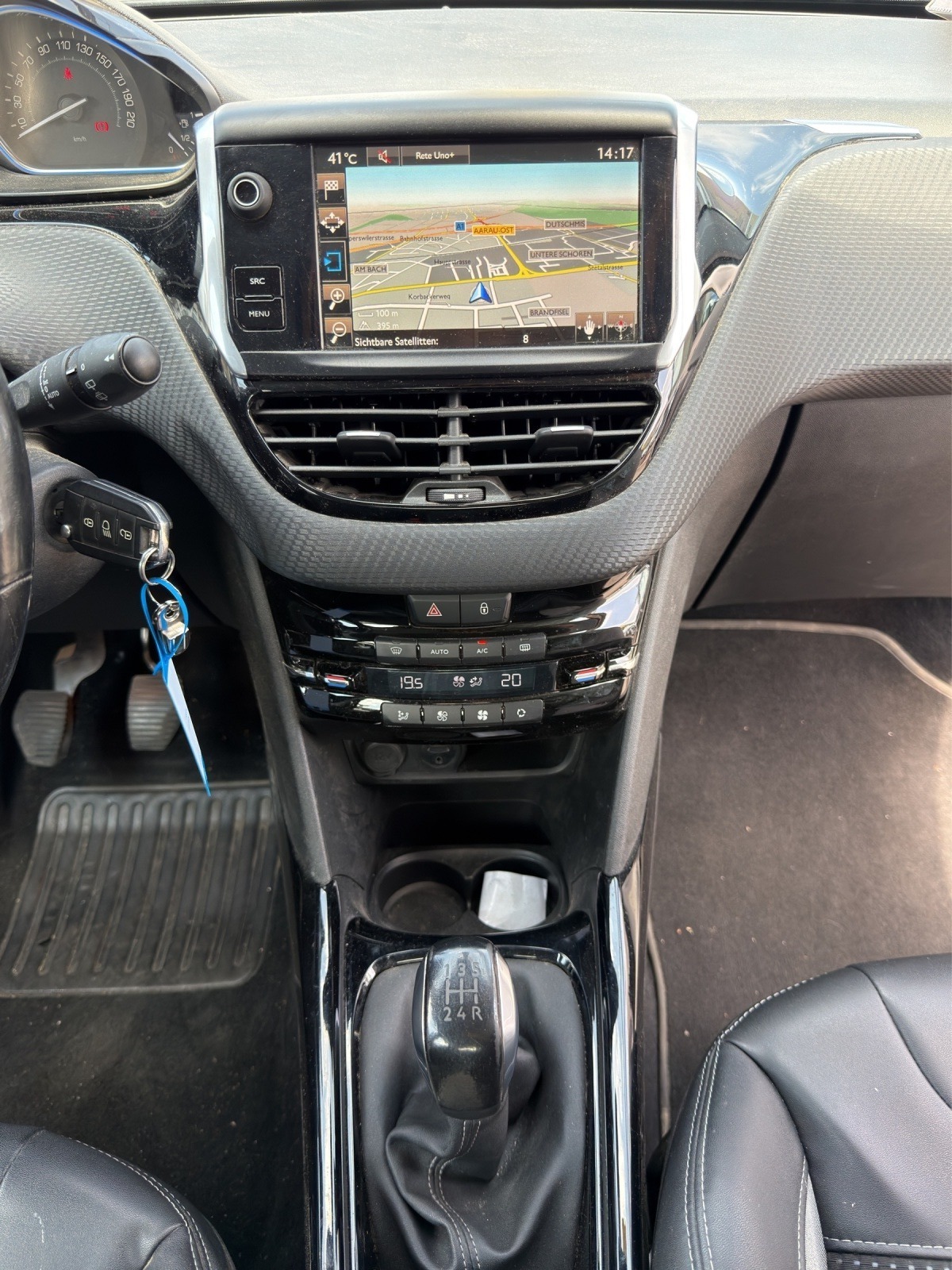 PEUGEOT 2008 1.2 PureTech Allure – Nur 50’700 km | Top Ausstattung | Garantie!-image-11