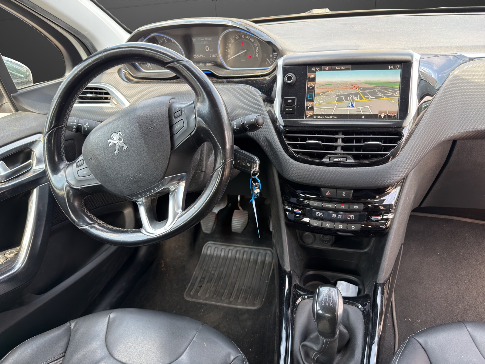 PEUGEOT 2008 1.2 PureTech Allure – Nur 50’700 km | Top Ausstattung | Garantie!-image-9