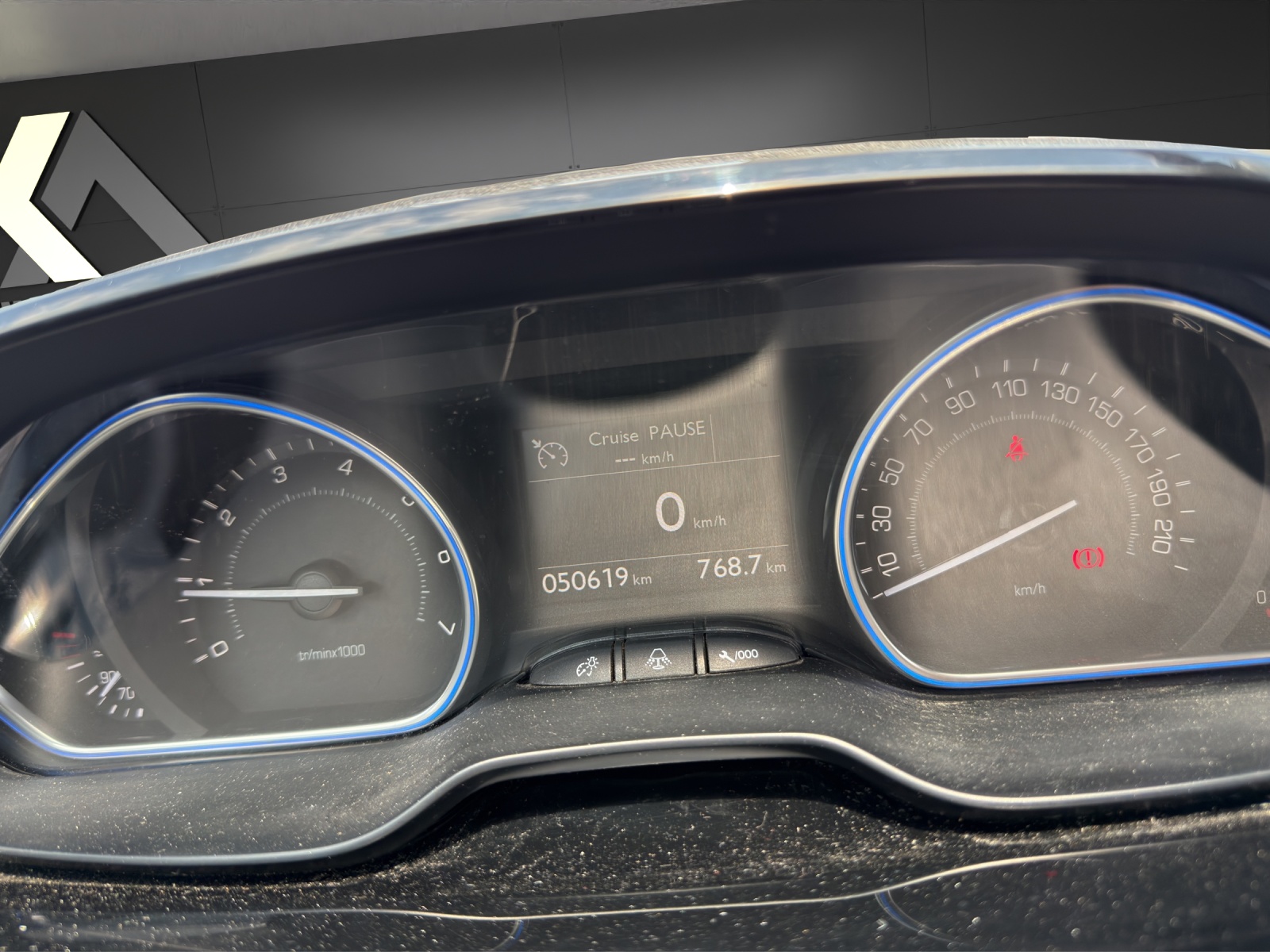 PEUGEOT 2008 1.2 PureTech Allure – Nur 50’700 km | Top Ausstattung | Garantie!-image-10