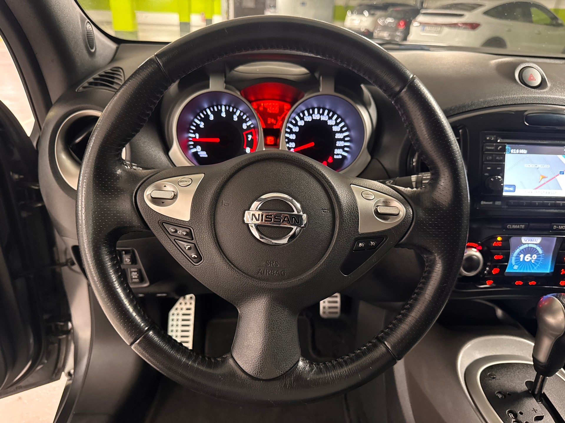 NISSAN Juke 1.6 DIG-T tekna 4x4 Xtronic M-CVT-image-12