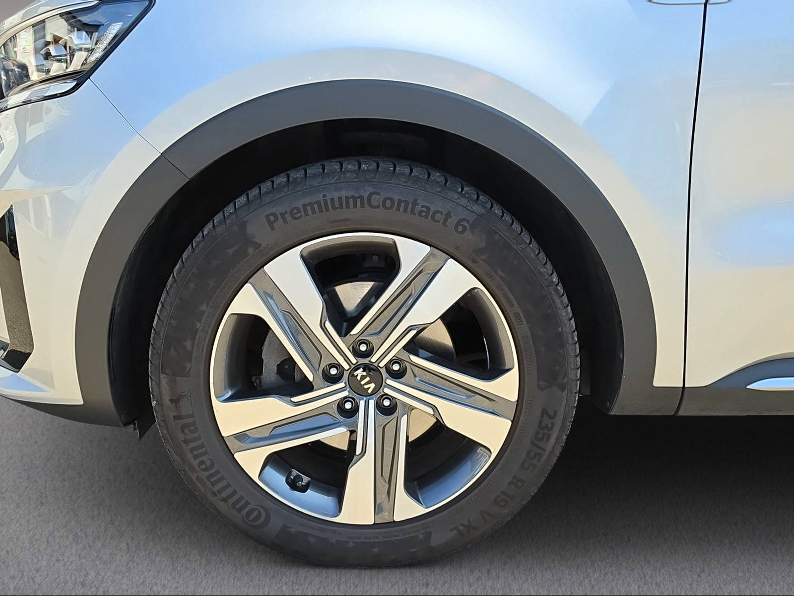 KIA Sorento 1.6 T-GDi Plug-in Hybrid Style 7P-image-5