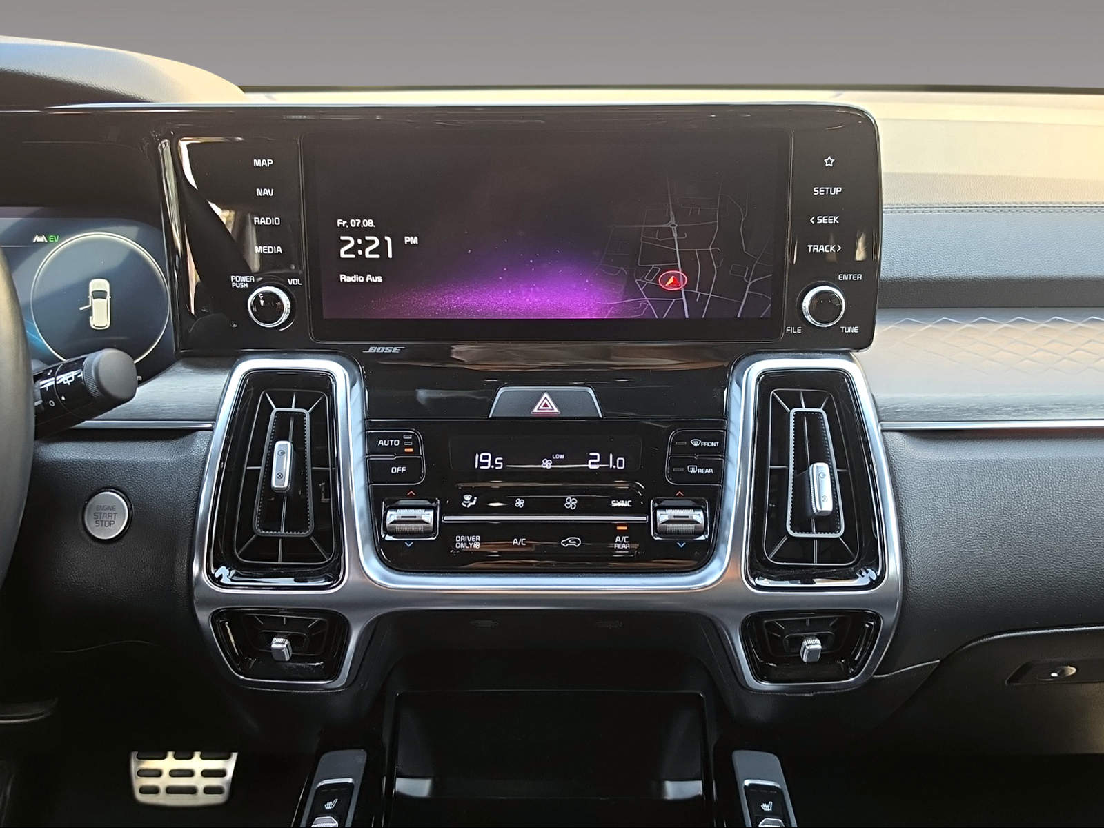 KIA Sorento 1.6 T-GDi Plug-in Hybrid Style 7P-image-11