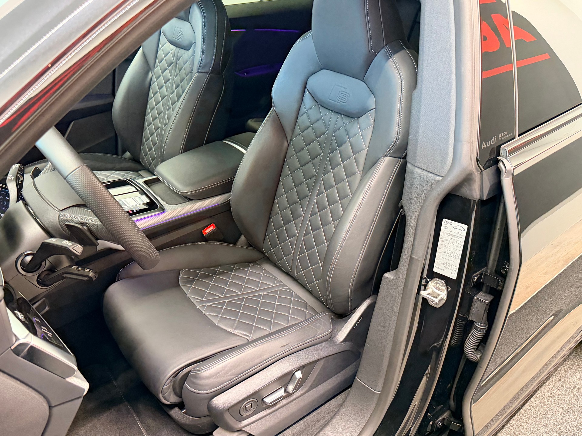 AUDI SQ8 SUV TFSI quattro tiptronic-image-16