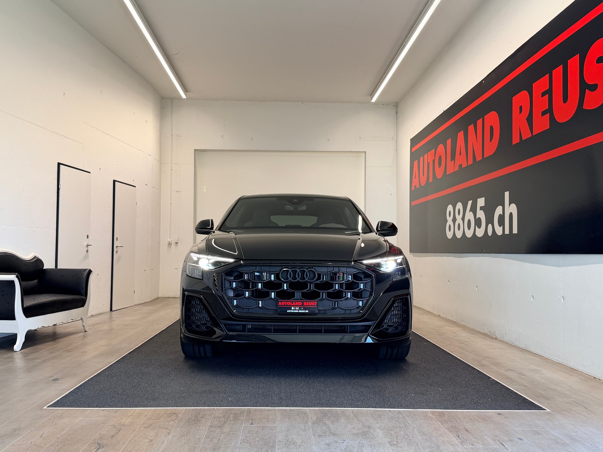 AUDI SQ8 SUV TFSI quattro tiptronic-image-1