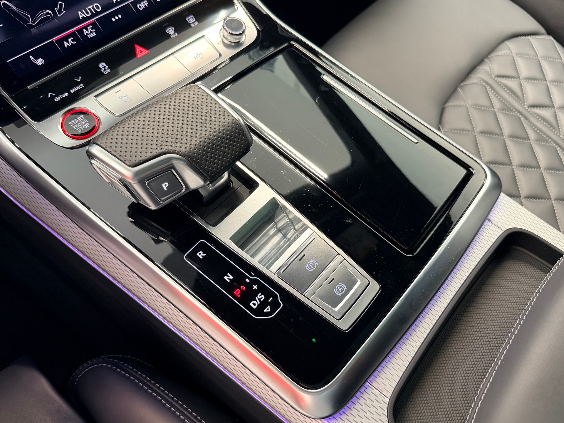 AUDI SQ8 SUV TFSI quattro tiptronic-image-24