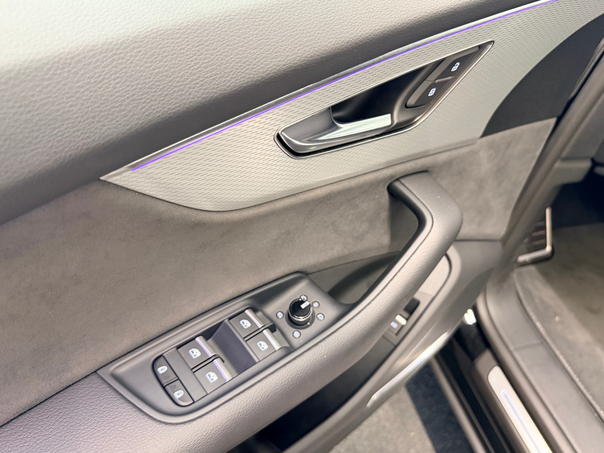 AUDI SQ8 SUV TFSI quattro tiptronic-image-14