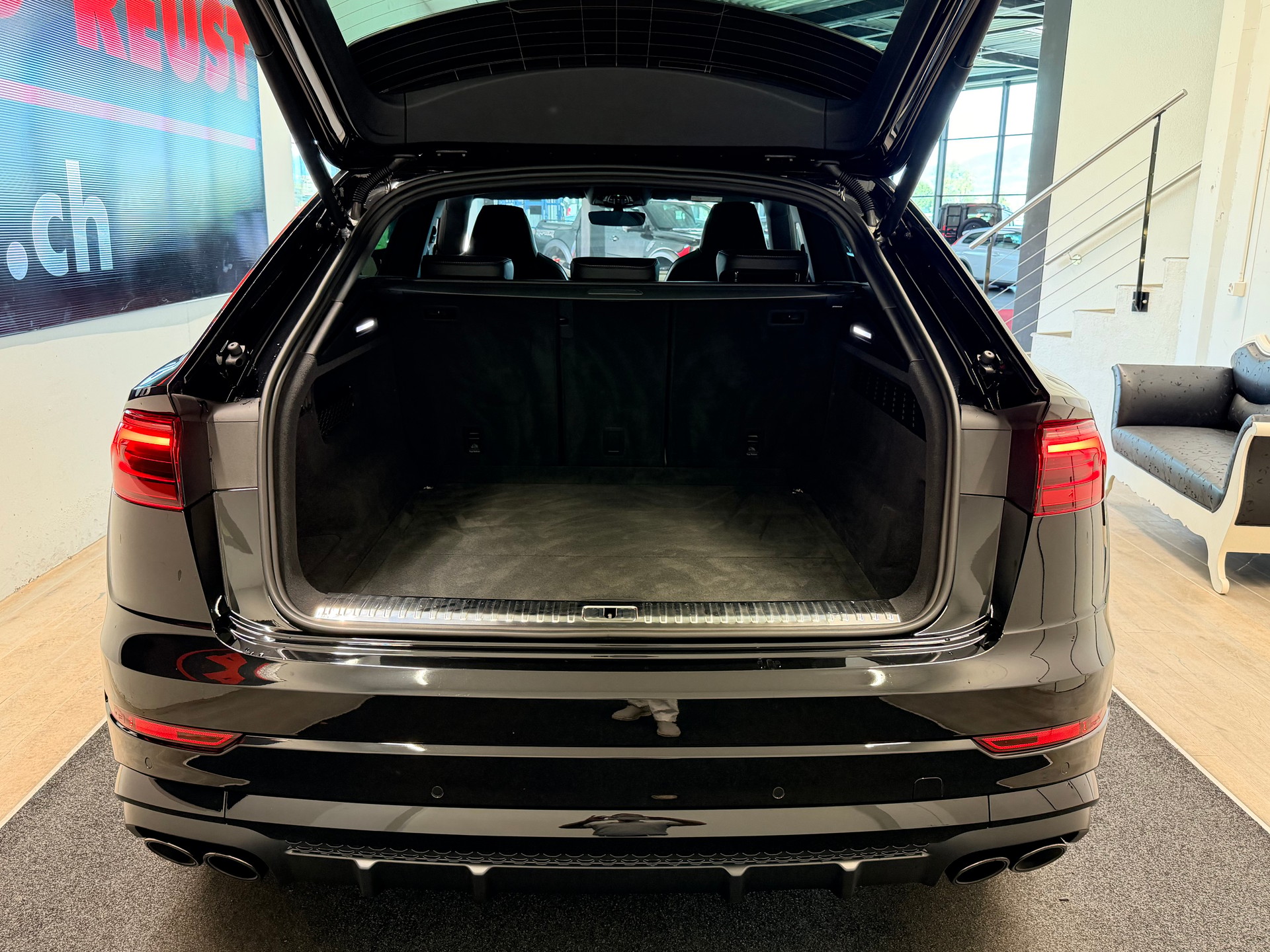 AUDI SQ8 SUV TFSI quattro tiptronic-image-9