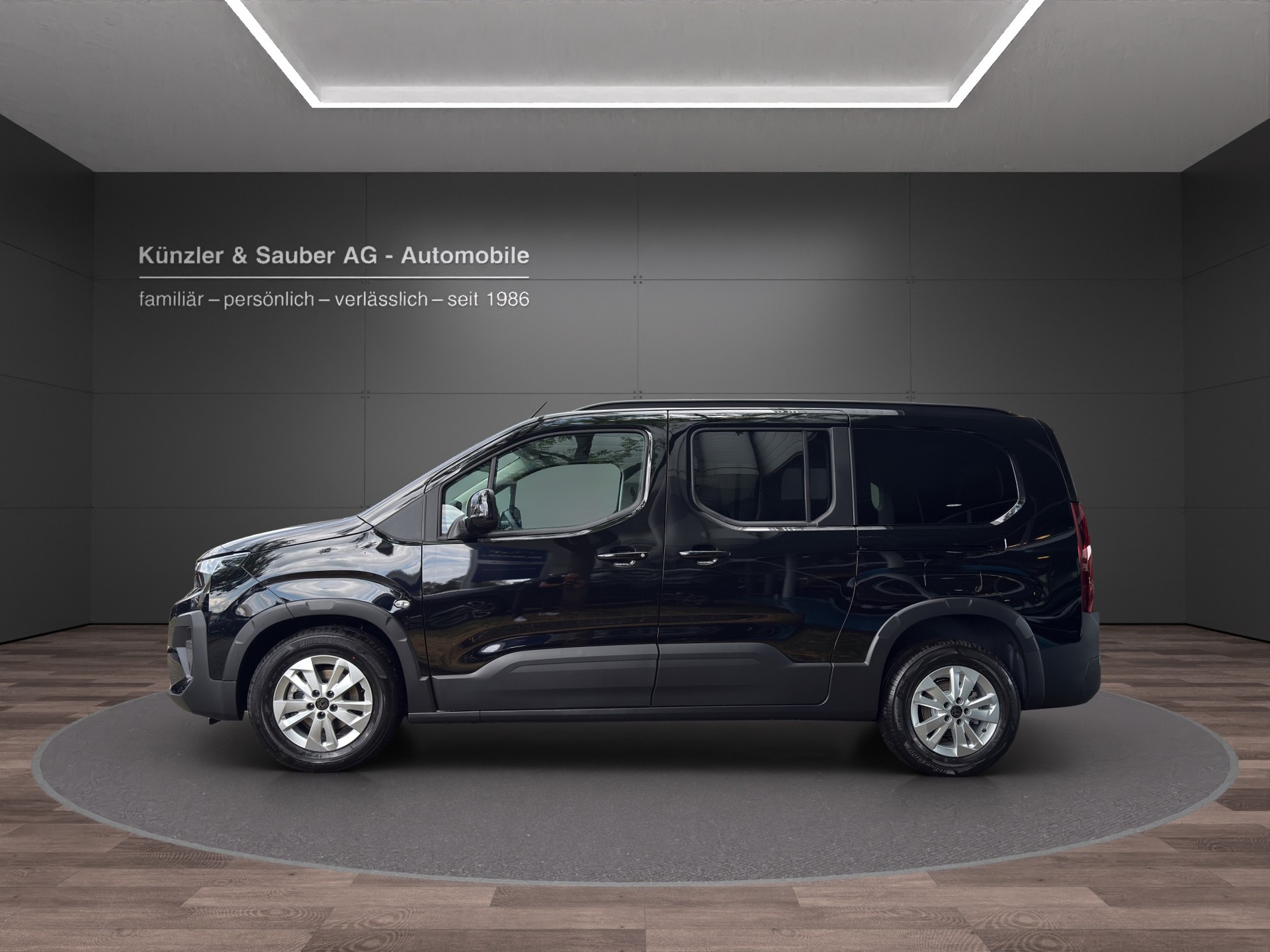 PEUGEOT Rifter Long 1.5 BlueHDi Family Edition EAT8-showroom-element-1