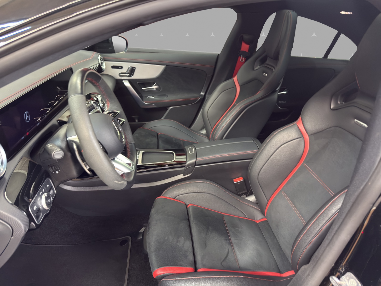 MERCEDES-BENZ CLA 35 4M - AMG / Panorama-Dach / Rückfahrkamera / Soundsystem / Multibeam LED-image-7