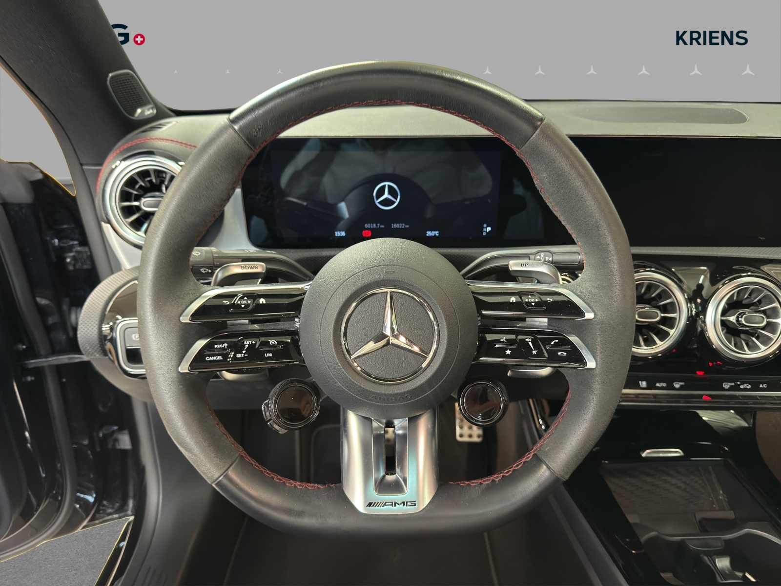MERCEDES-BENZ CLA 35 4M - AMG / Panorama-Dach / Rückfahrkamera / Soundsystem / Multibeam LED-image-9
