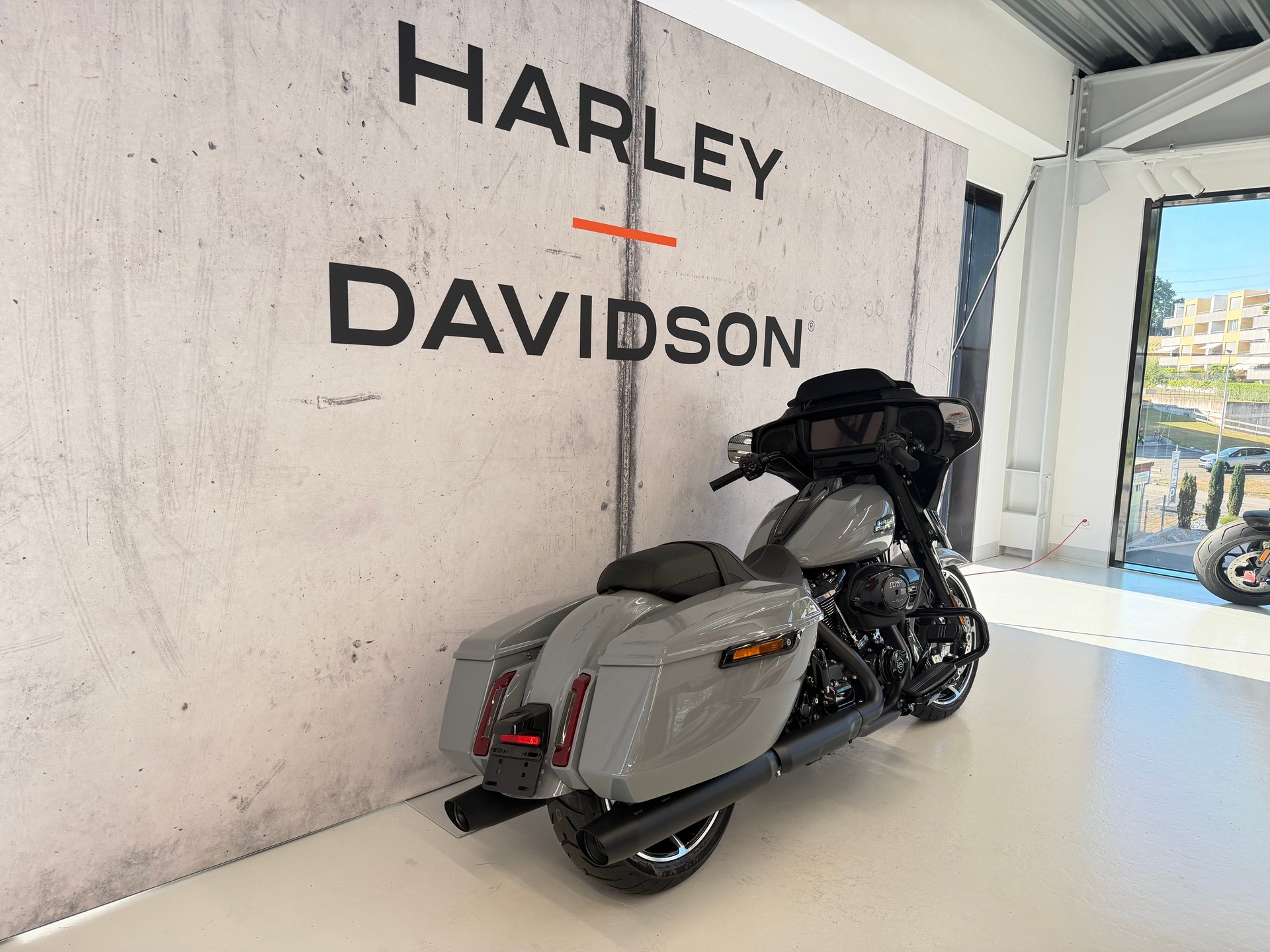 HARLEY-DAVIDSON FLHX Street Glide 117-showroom-element-2