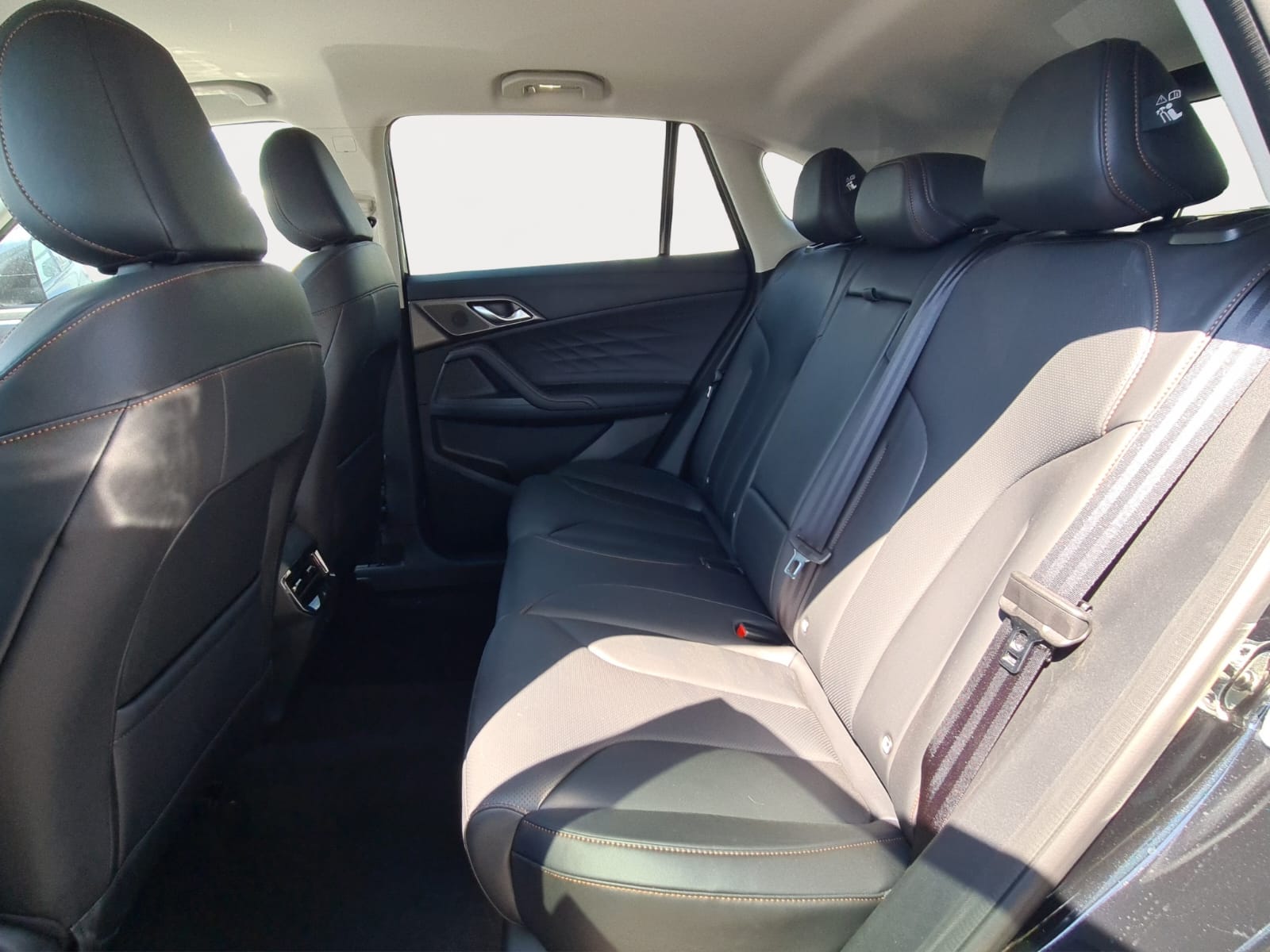 MG HS 1.5 T HEV+ Luxury-image-14