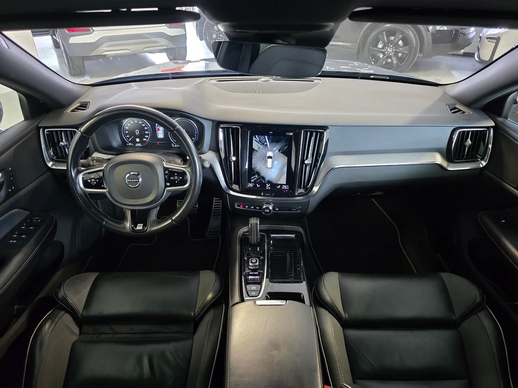 VOLVO V60 T8 eAWD Twin Engine R-Design Geartronic-image-12
