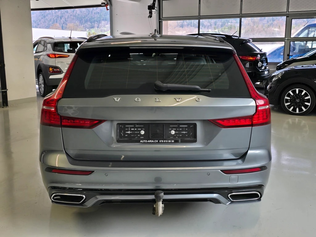 VOLVO V60 T8 eAWD Twin Engine R-Design Geartronic-image-3