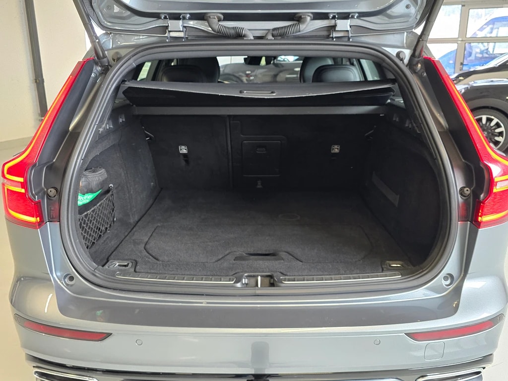 VOLVO V60 T8 eAWD Twin Engine R-Design Geartronic-image-10
