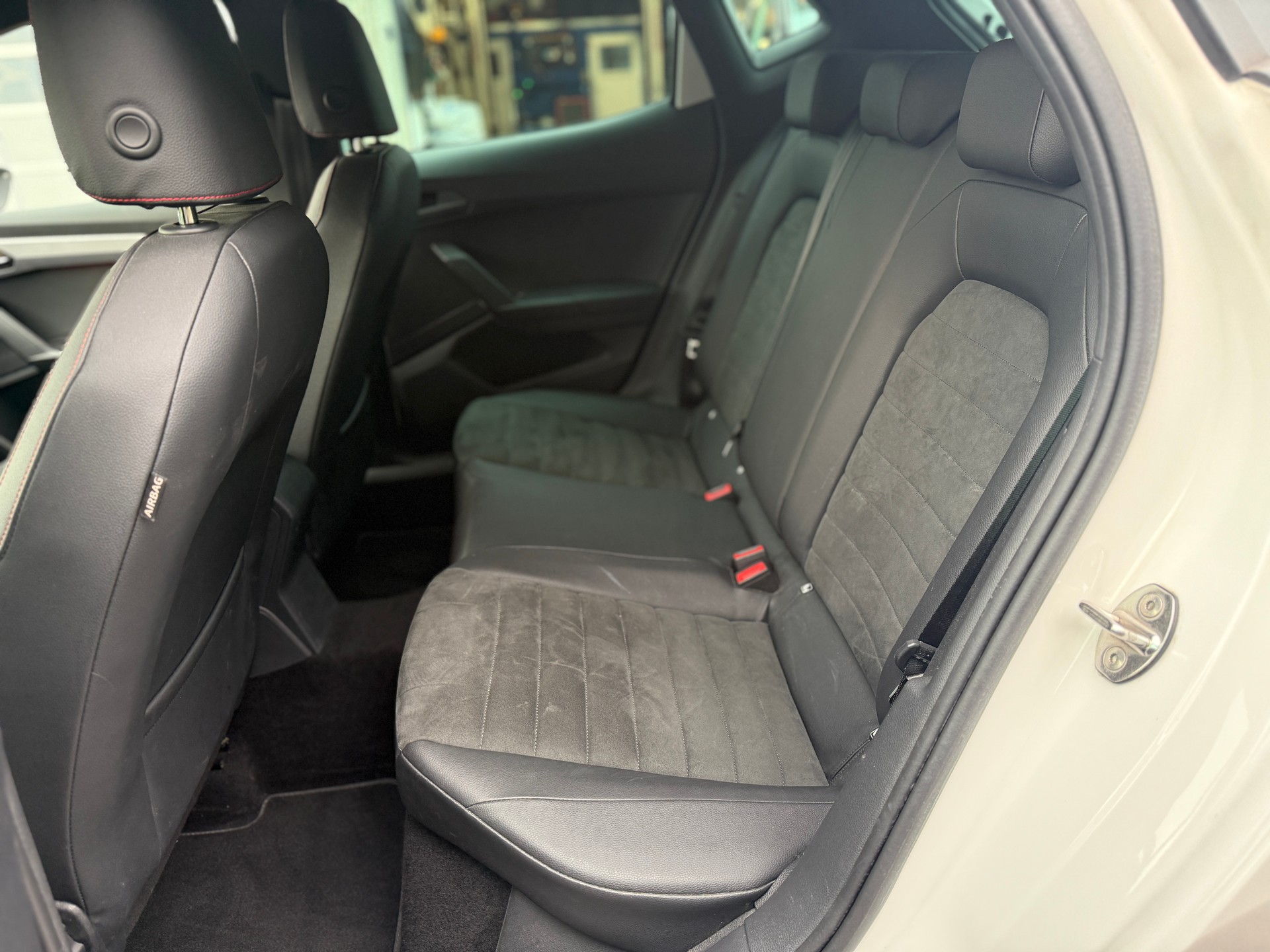 SEAT Ibiza 1.0 TGI CNG Swiss FR Evolution-image-8