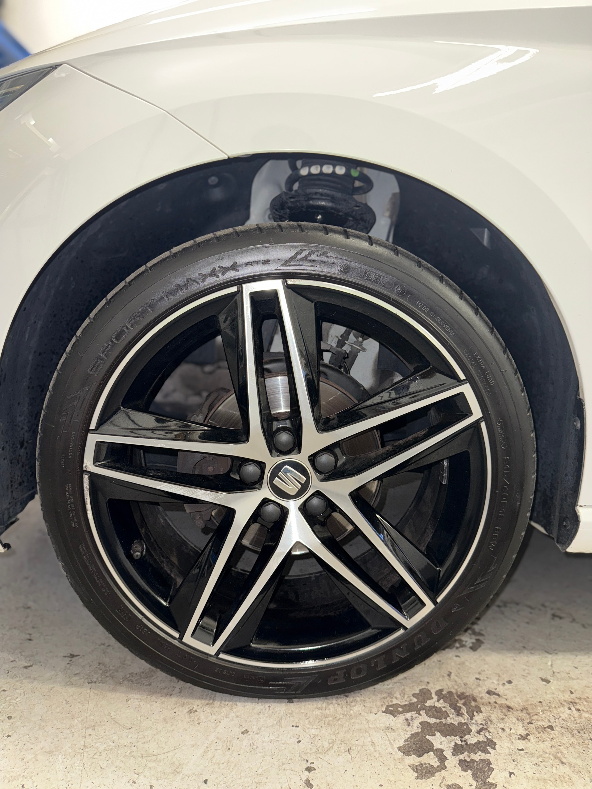 SEAT Ibiza 1.0 TGI CNG Swiss FR Evolution-image-10
