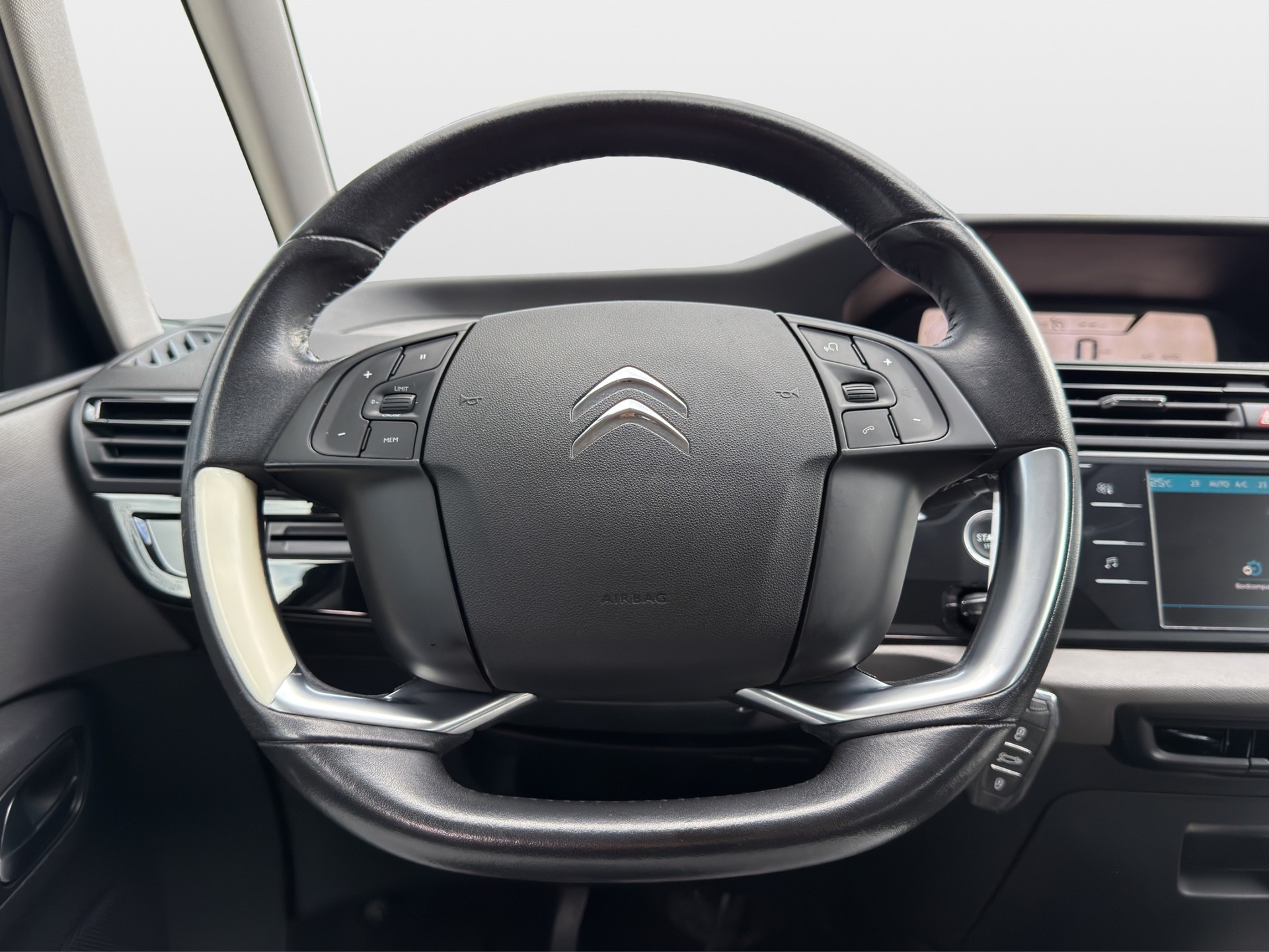 CITROEN C4 Picasso 1.2 Pure Tech Feel*Frisch ab MFK,1 Jahr oder 20000km Garantie*-image-10