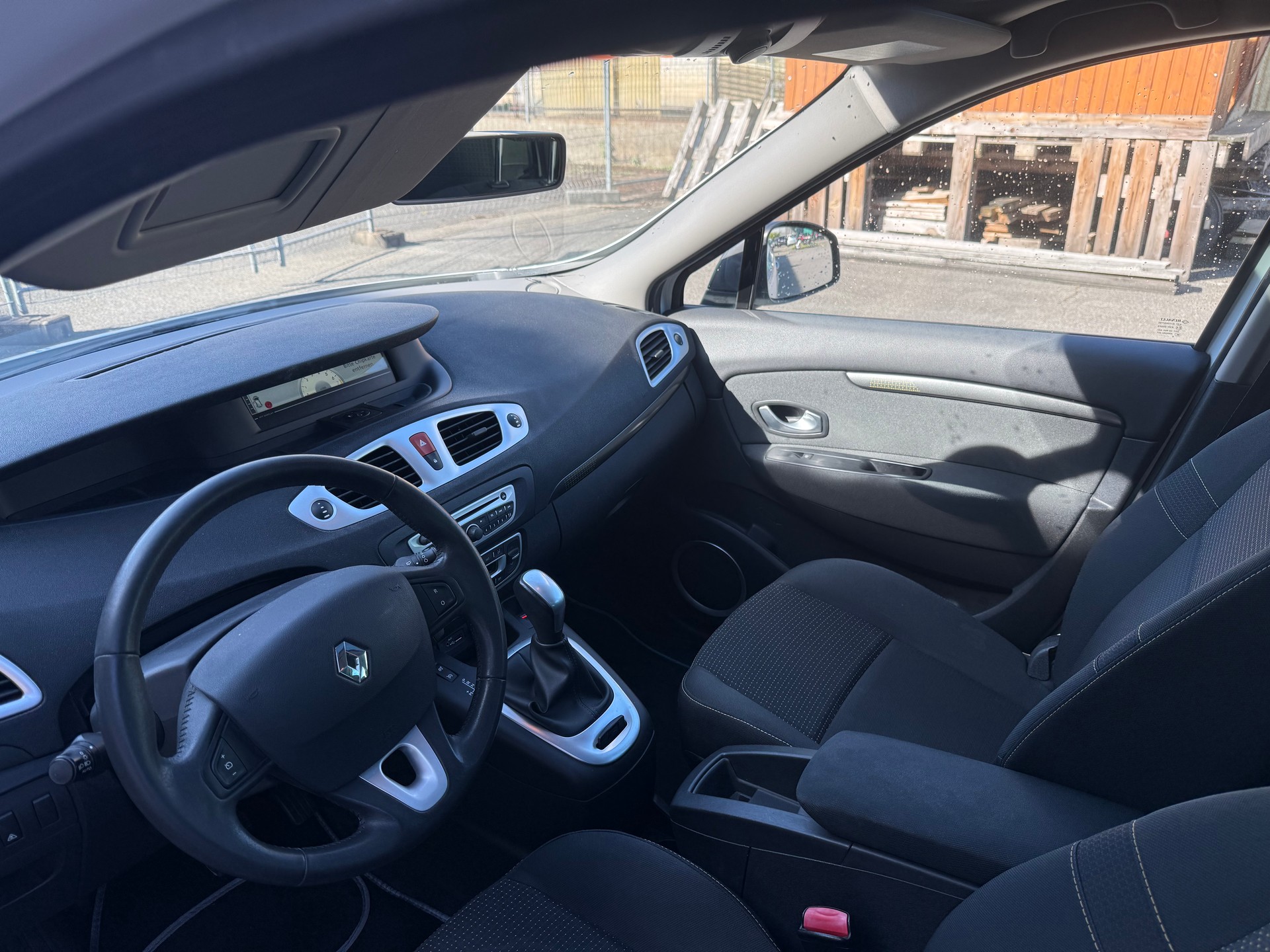 RENAULT Grand Scénic 2.0 16V Expression X-Tronic CVT-image-9