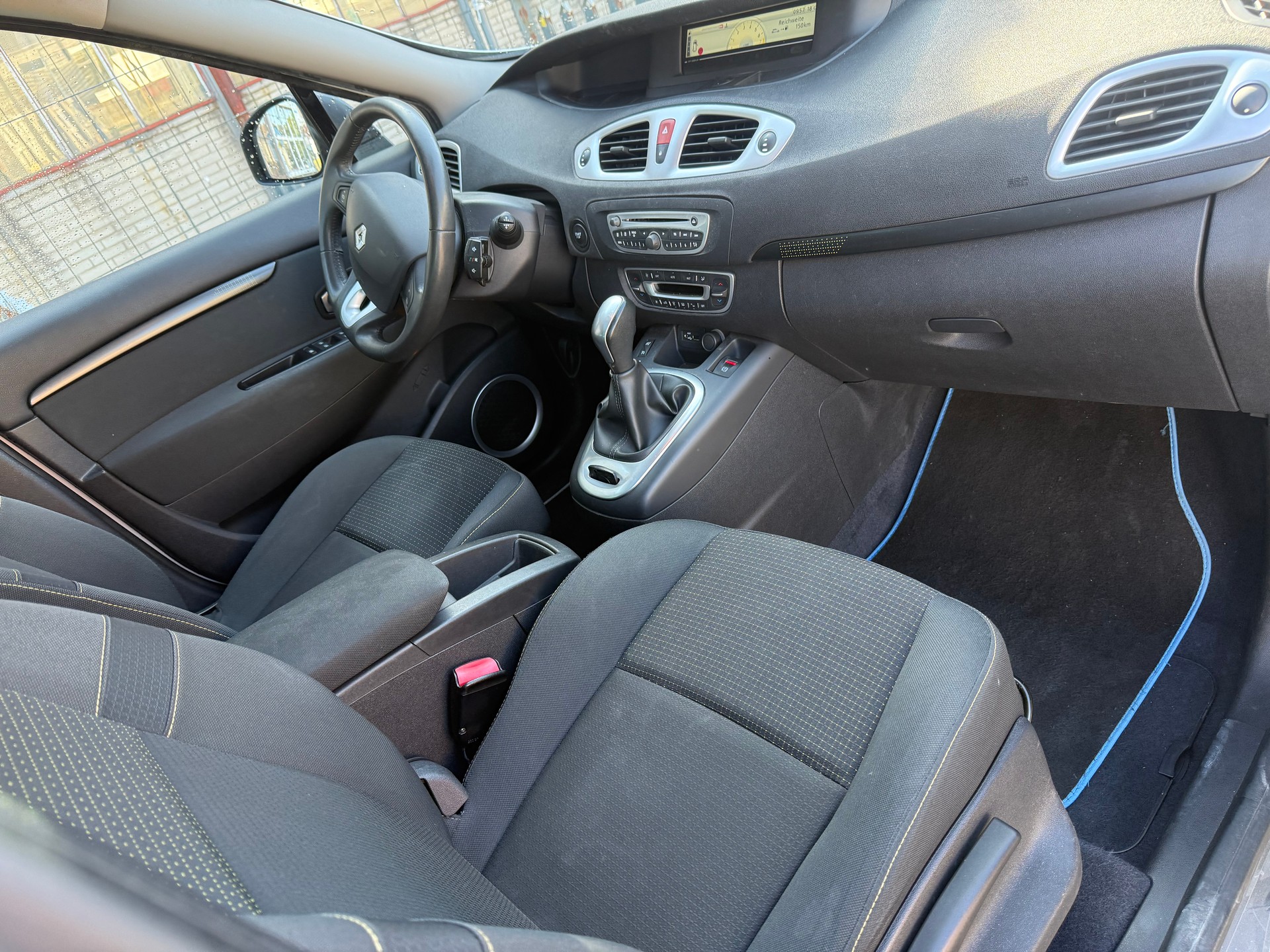 RENAULT Grand Scénic 2.0 16V Expression X-Tronic CVT-image-7