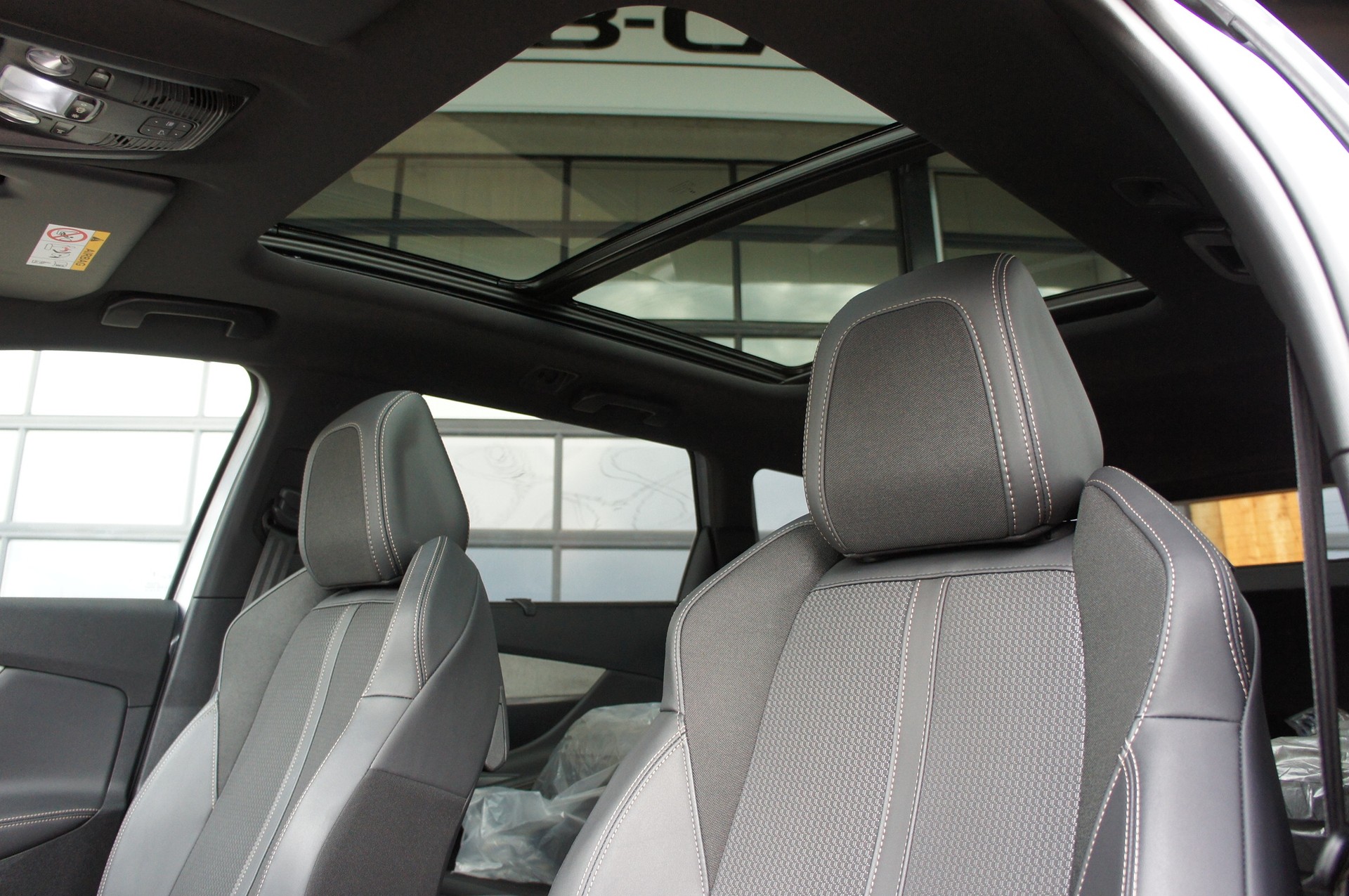 PEUGEOT 5008 1.5 BlueHDi GT EAT8-image-15