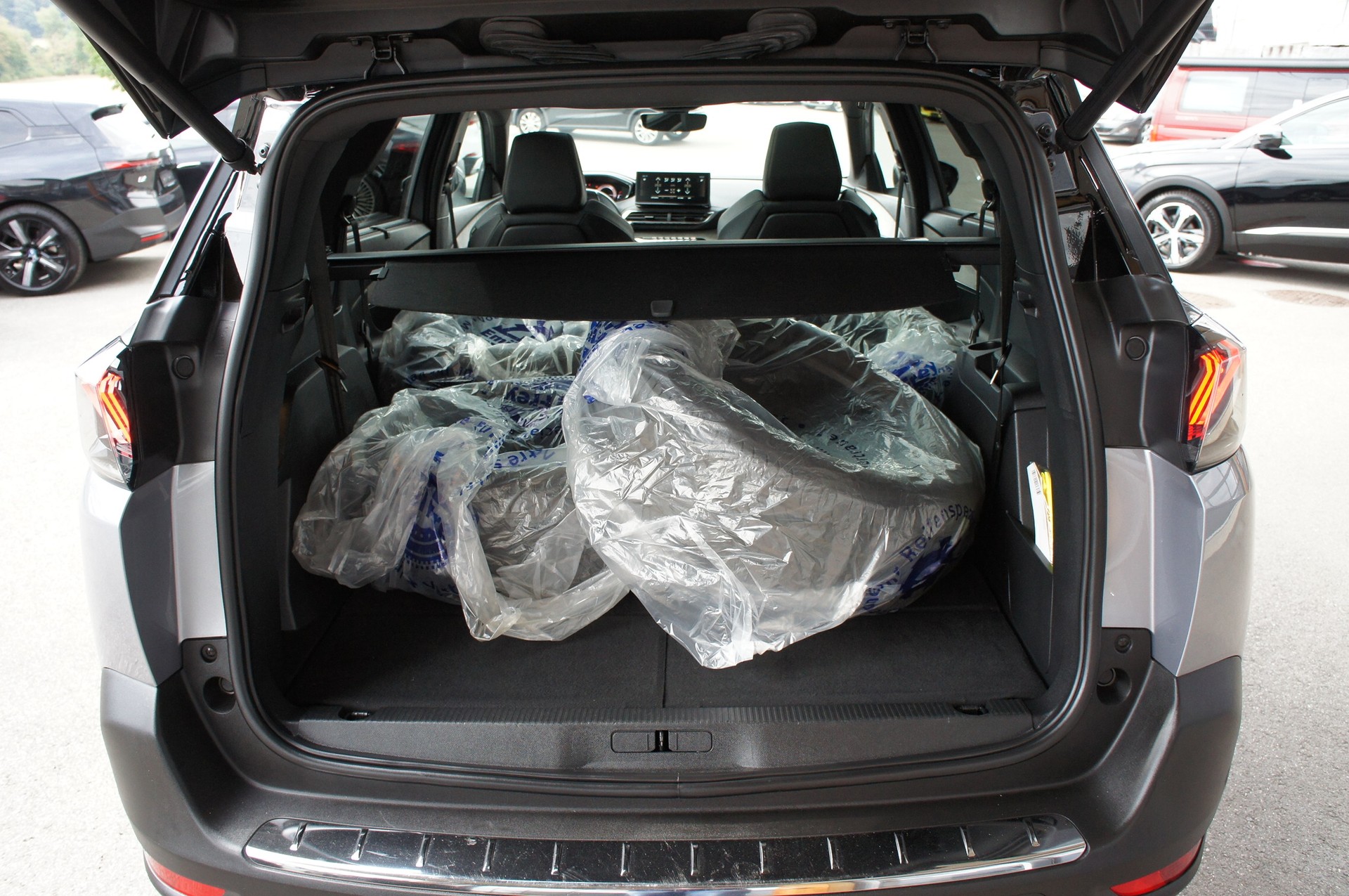 PEUGEOT 5008 1.5 BlueHDi GT EAT8-image-11