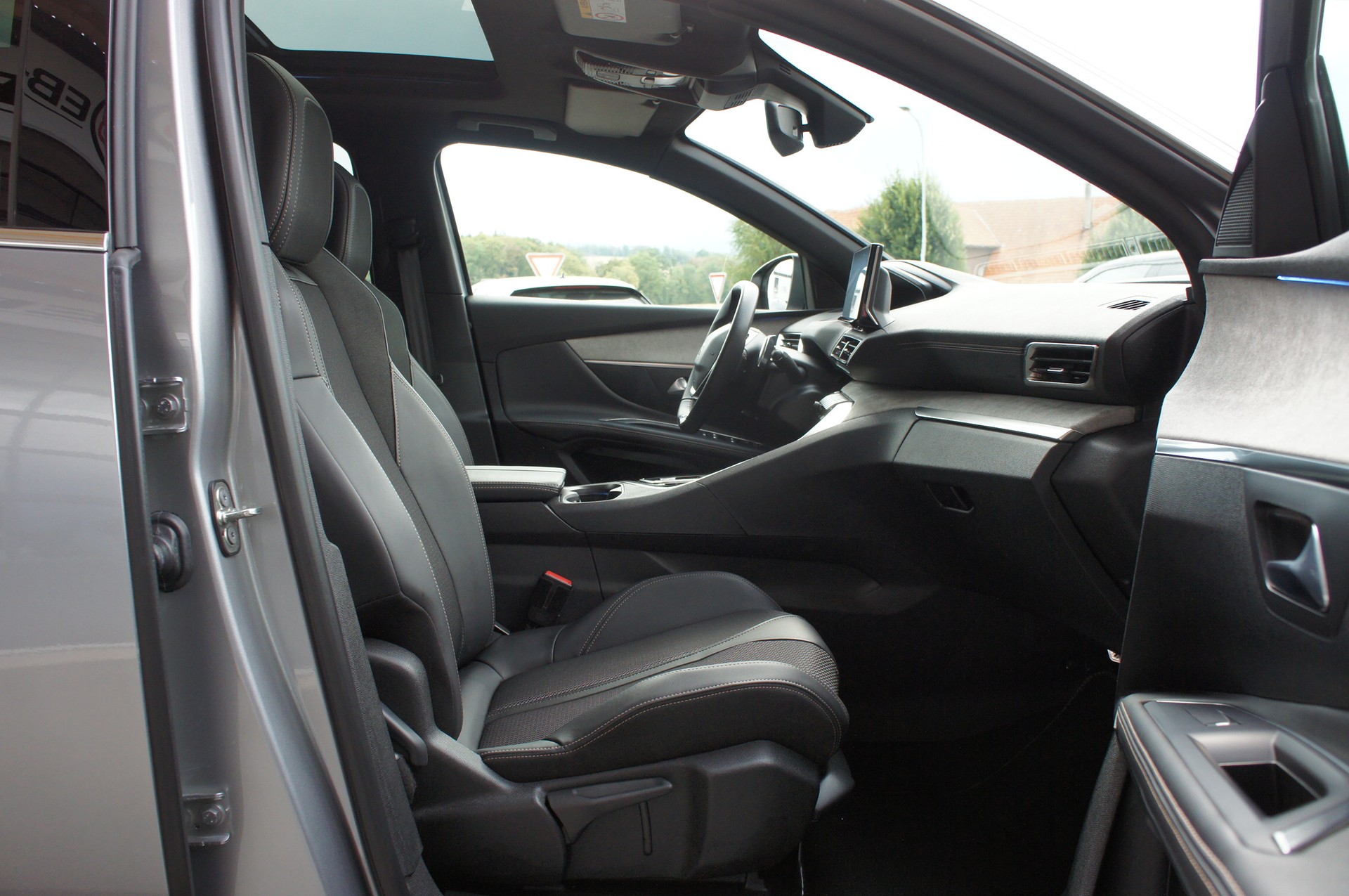 PEUGEOT 5008 1.5 BlueHDi GT EAT8-image-8