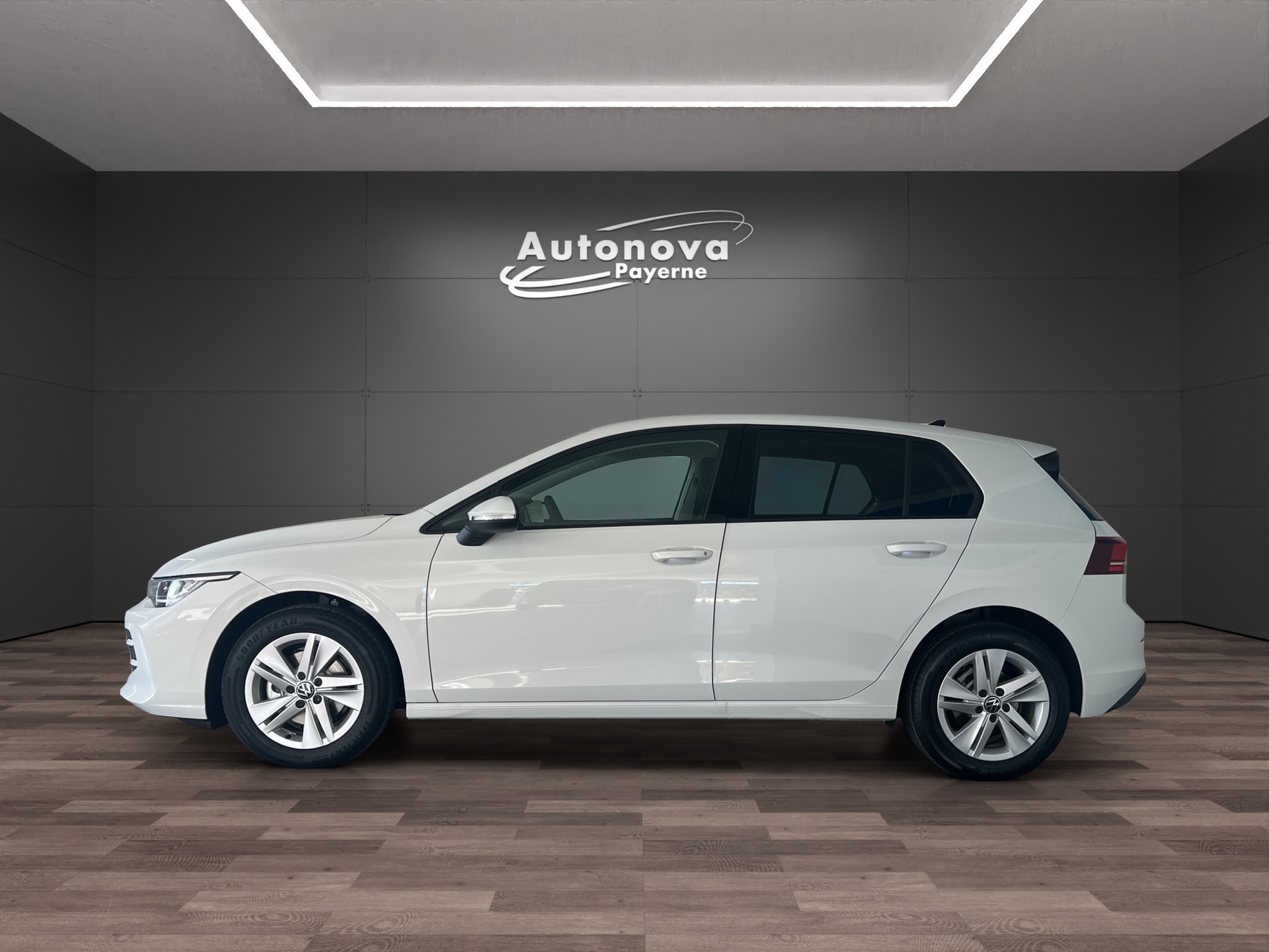 VW Golf 1.5 e TSI mHEV Basis DSG-image-1