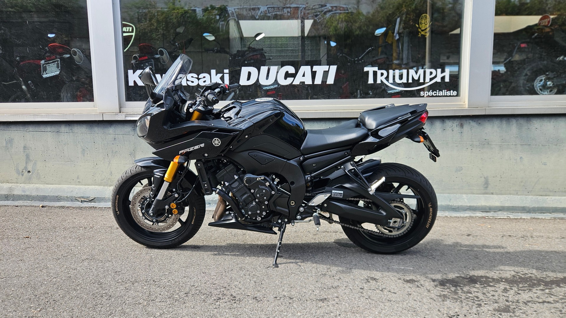 YAMAHA Fazer 8 ABS-showroom-element-1
