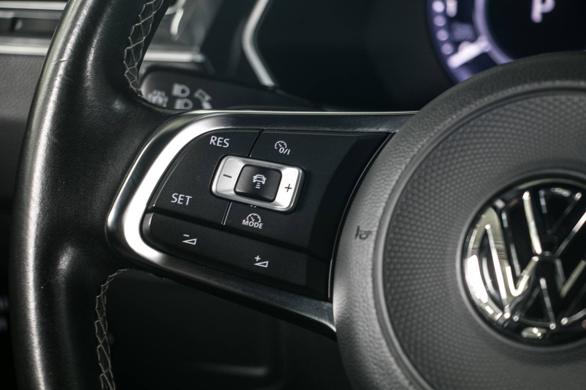 VW Tiguan 2.0TSI Highline 4Motion DSG-image-5