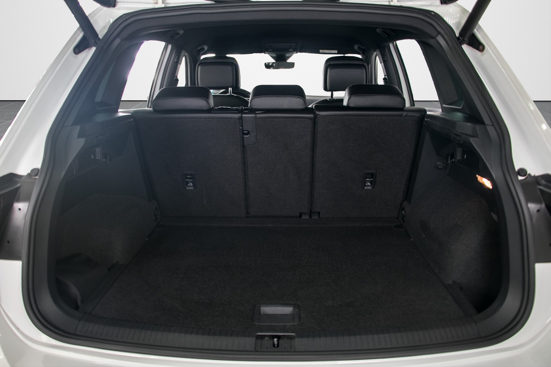 VW Tiguan 2.0TSI Highline 4Motion DSG-image-12