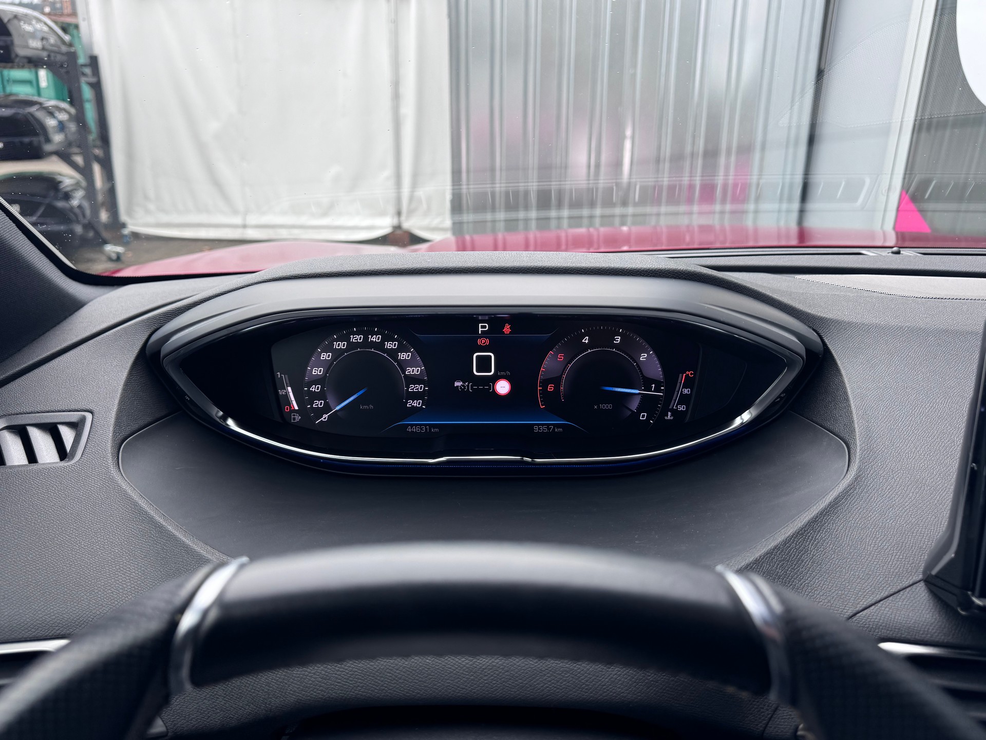 PEUGEOT 3008 1.5 BlueHDi GT EAT8+LED Scheinwerfer+ACC+NAVI+Rückfahrkamera+Getönte Scheiben+Panorama-Glasdach+18"Alu+Winterräder+-image-19