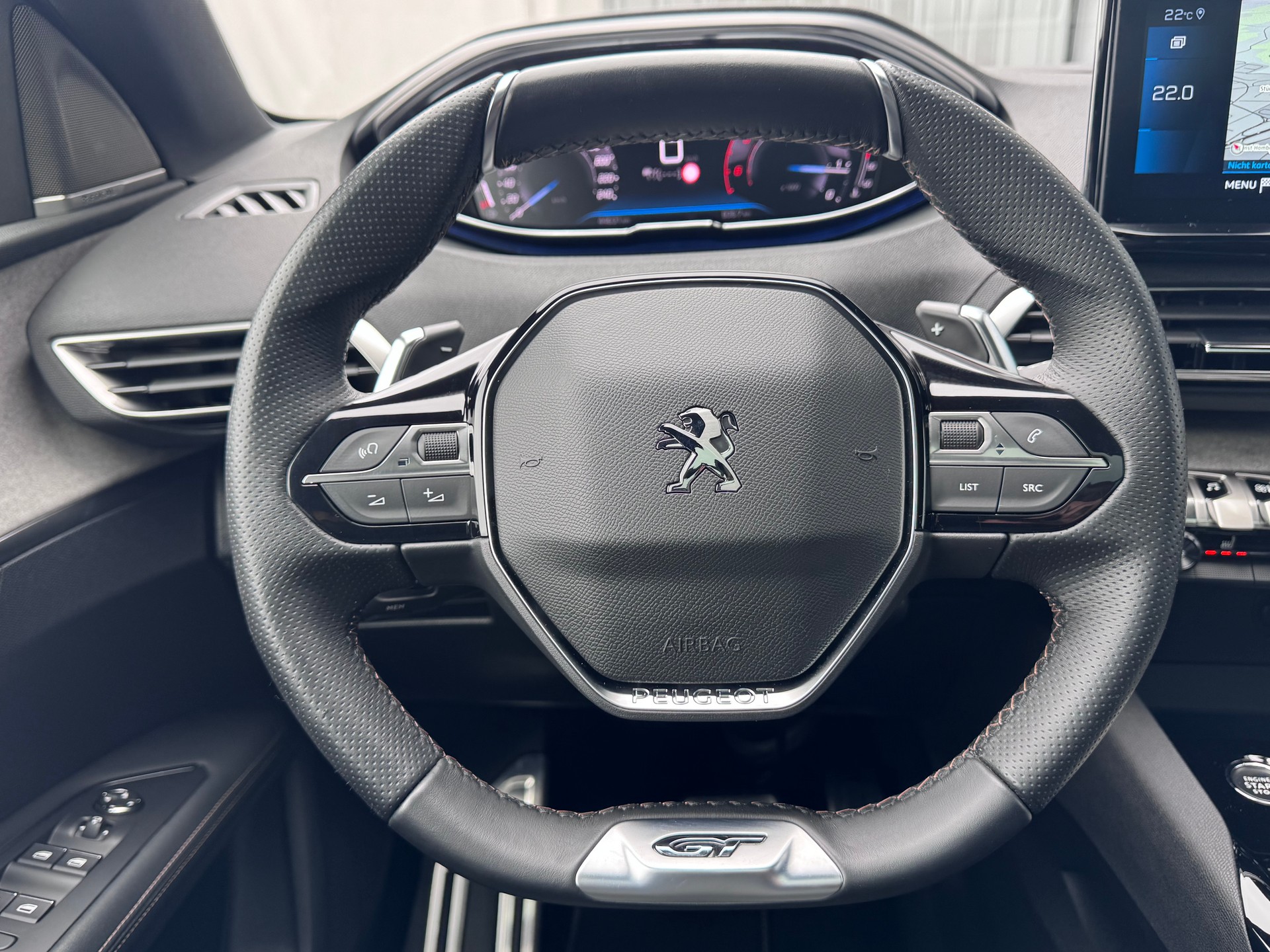 PEUGEOT 3008 1.5 BlueHDi GT EAT8+LED Scheinwerfer+ACC+NAVI+Rückfahrkamera+Getönte Scheiben+Panorama-Glasdach+18"Alu+Winterräder+-image-16