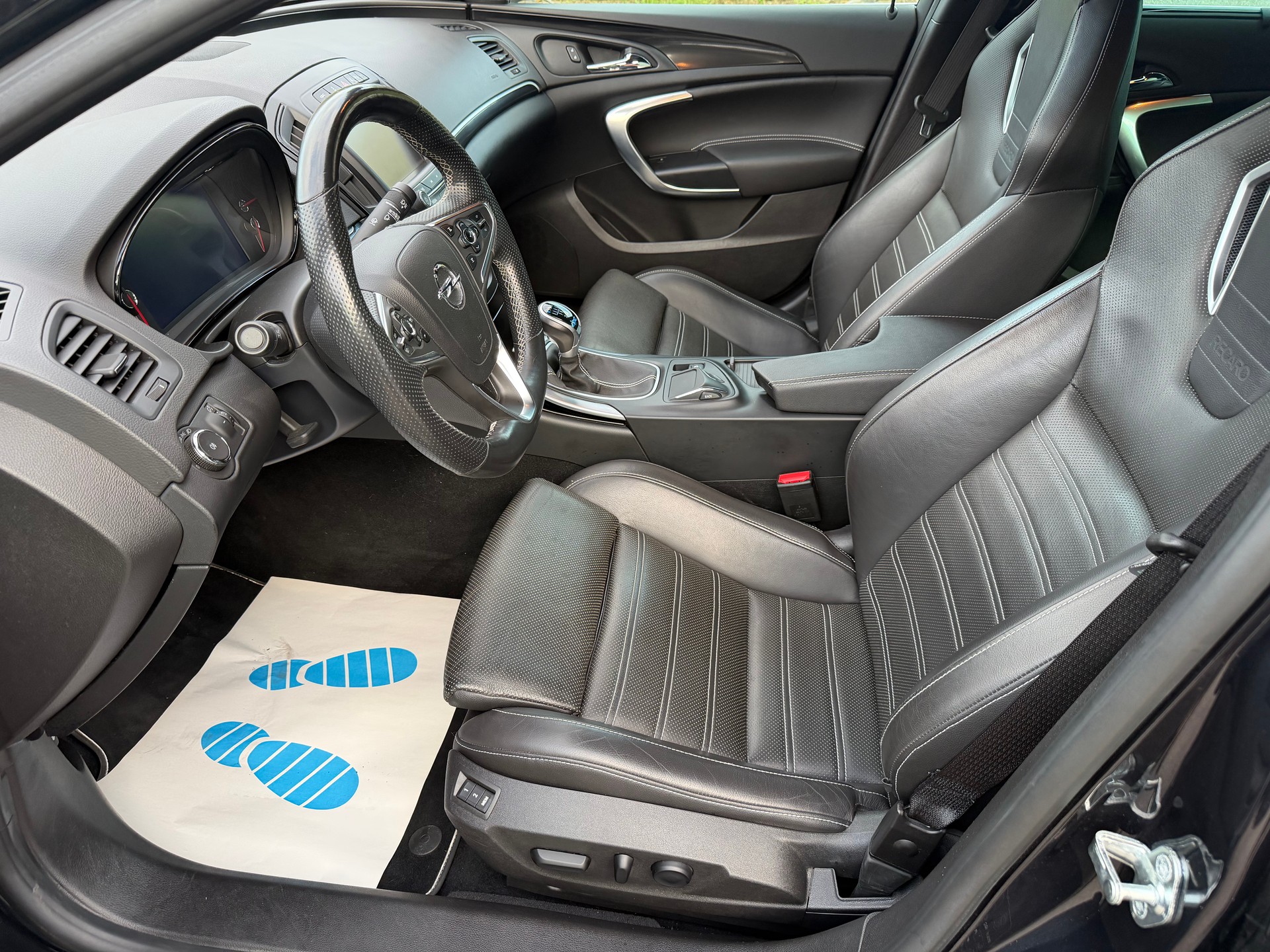 OPEL Insignia 2.8 Turbo OPC Unlimited 4WD-image-8