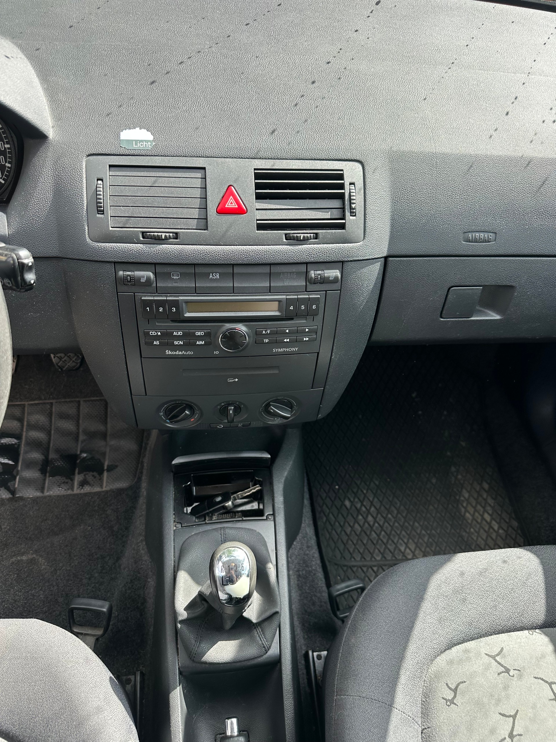 SKODA Fabia 1.4 16V Comfort-image-10