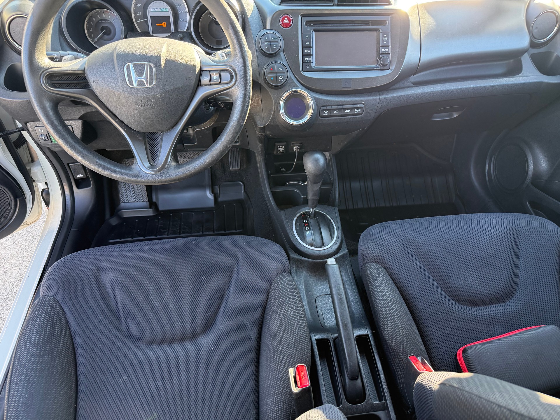 HONDA Jazz 1.3i Hybrid Exclusive CVT-image-12