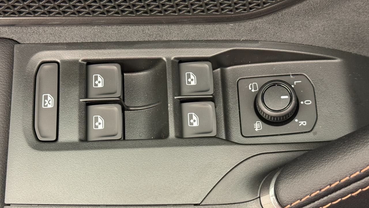 CUPRA LEON ST 1.5 e-HYBRID pHEV VZ DSG-image-8