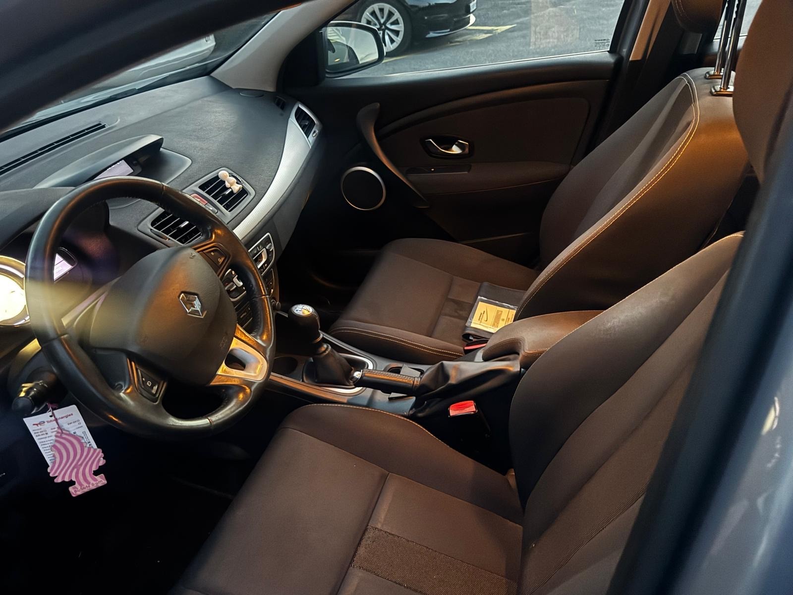 RENAULT Mégane 1.4 16V Turbo Expression-image-6