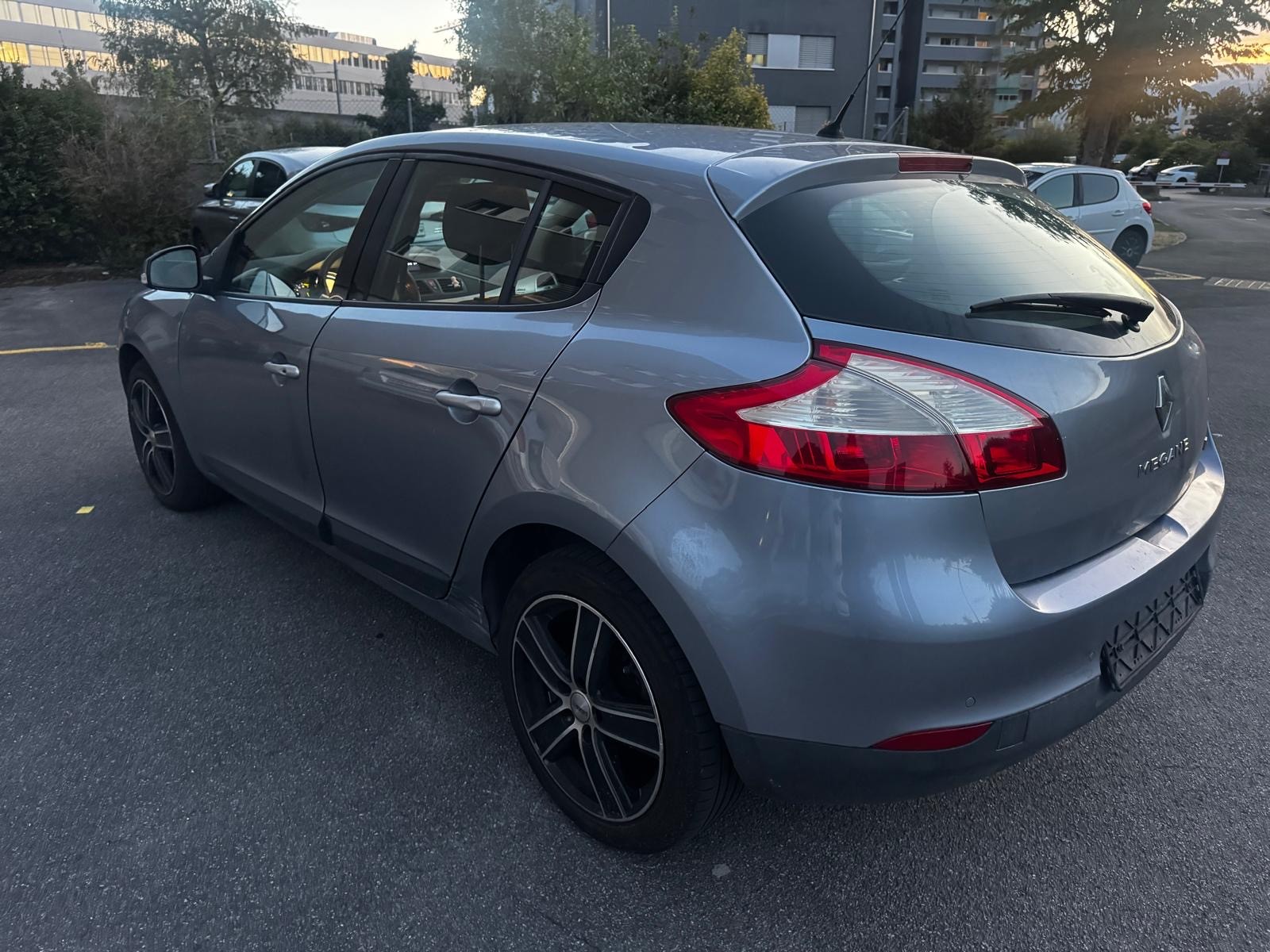 RENAULT Mégane 1.4 16V Turbo Expression-image-3