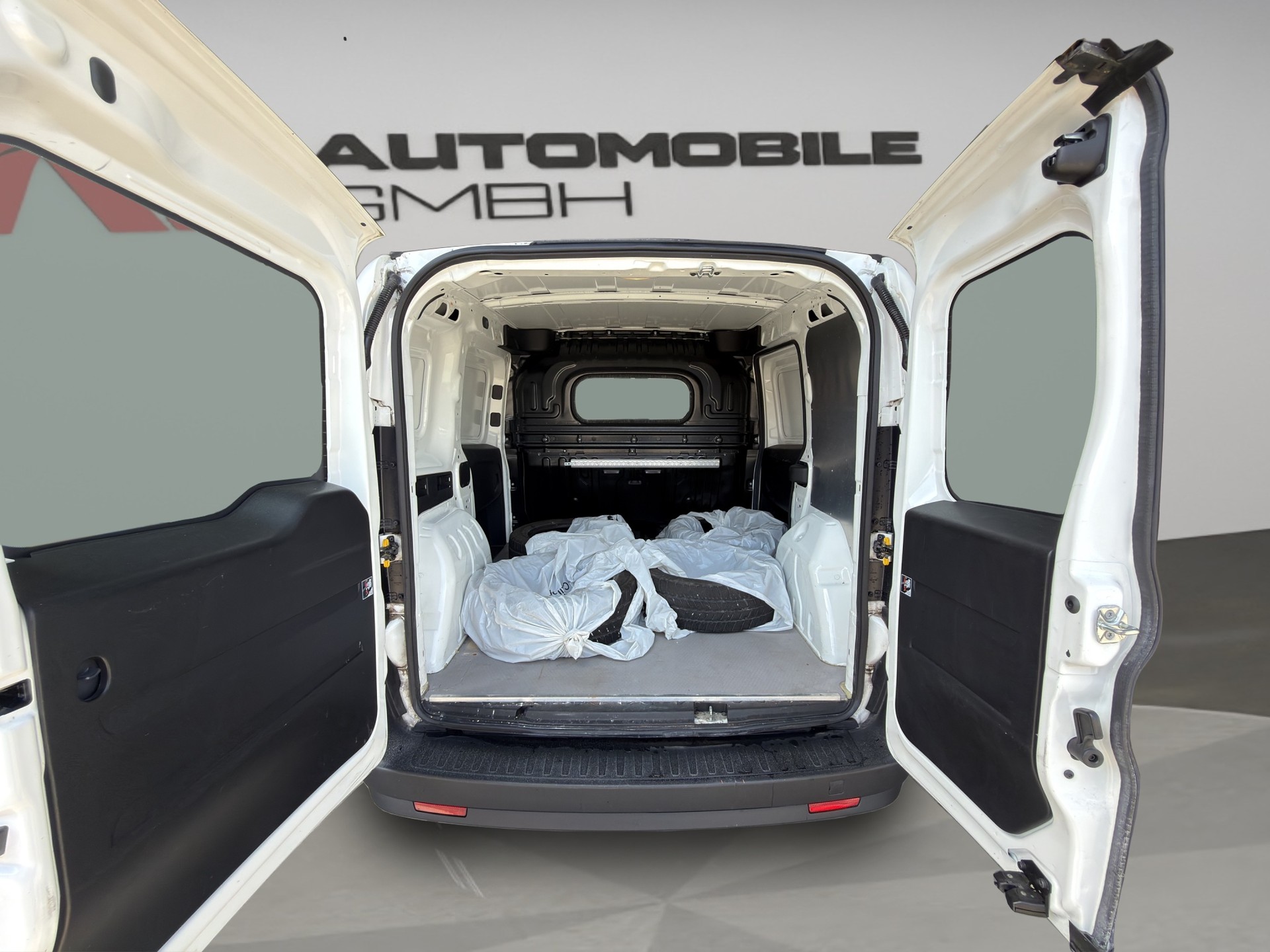 FIAT Doblò 1.4 MPI Cargo Easy Pro-image-9