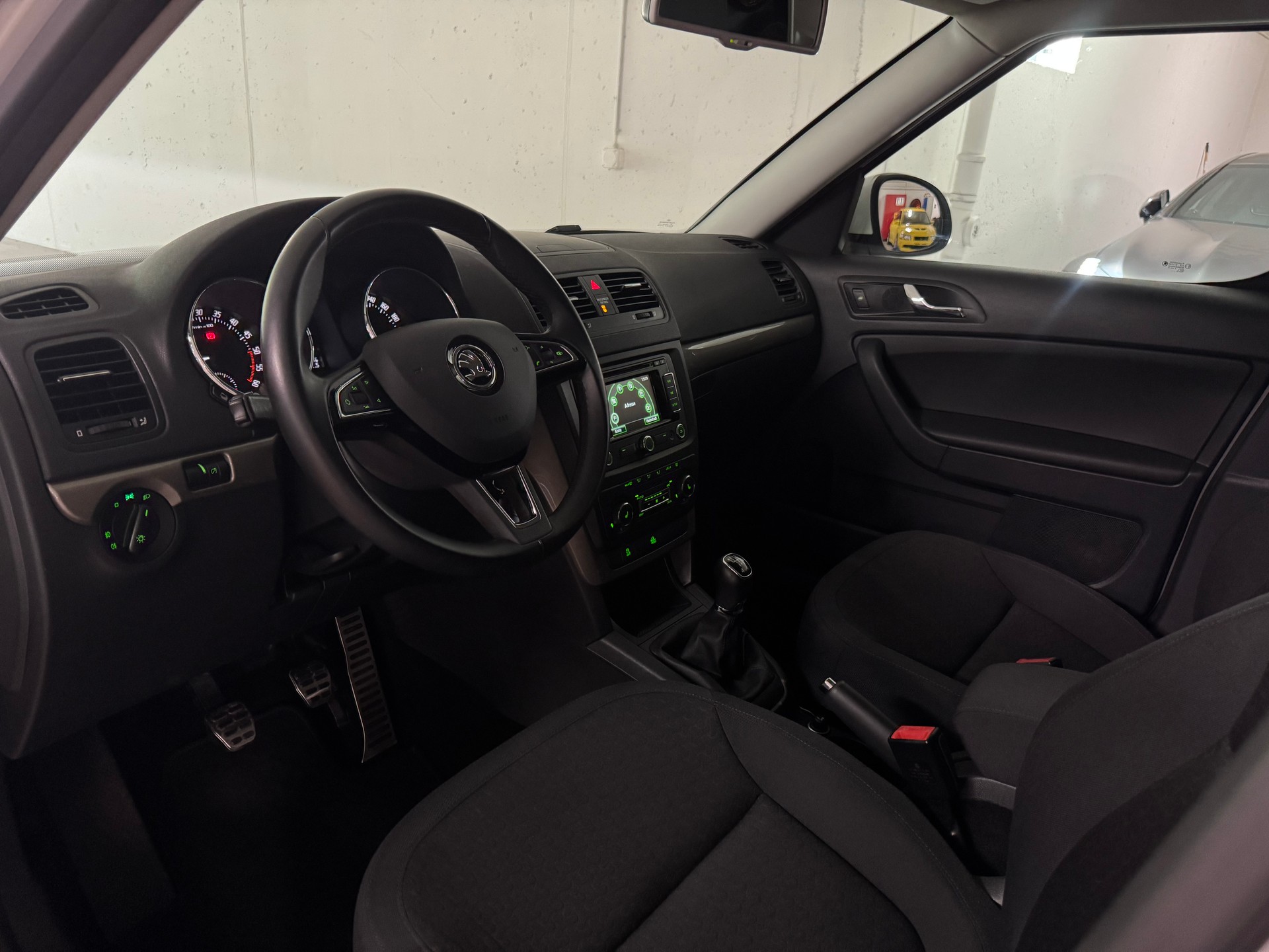 SKODA Yeti 2.0 TDI Elegance 4x4-image-8