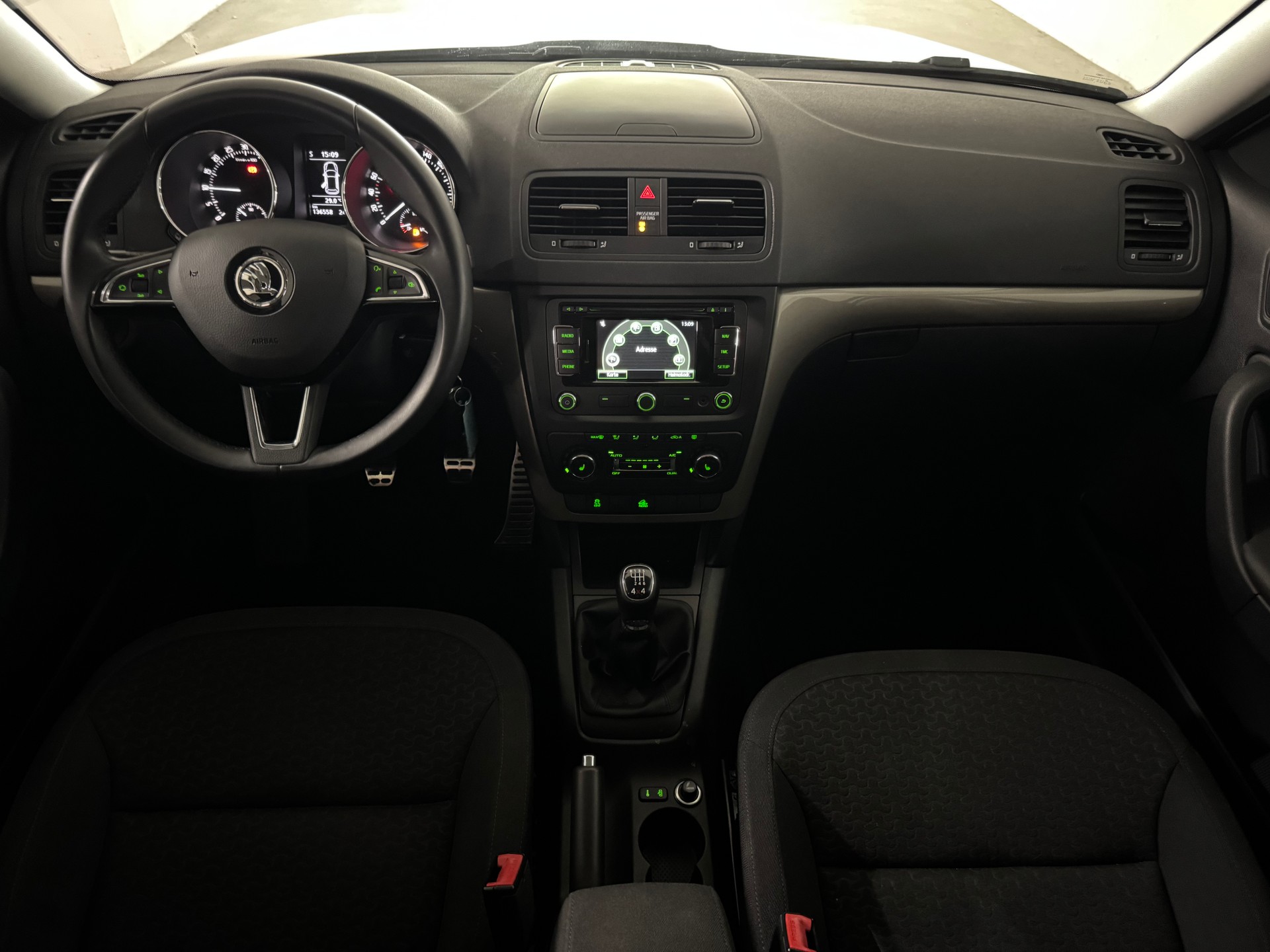 SKODA Yeti 2.0 TDI Elegance 4x4-image-10