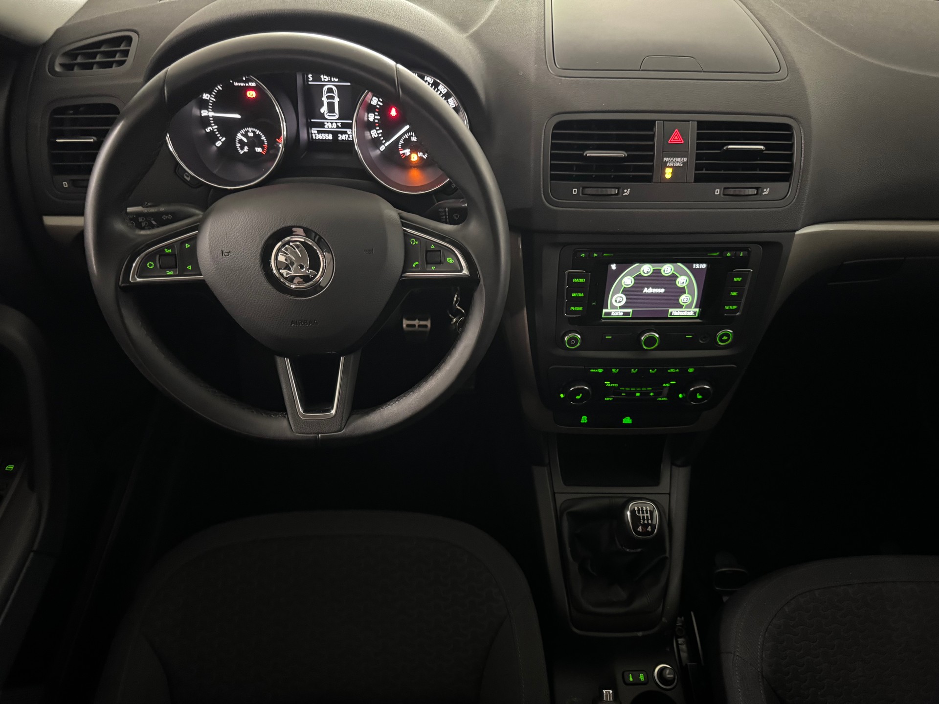 SKODA Yeti 2.0 TDI Elegance 4x4-image-11