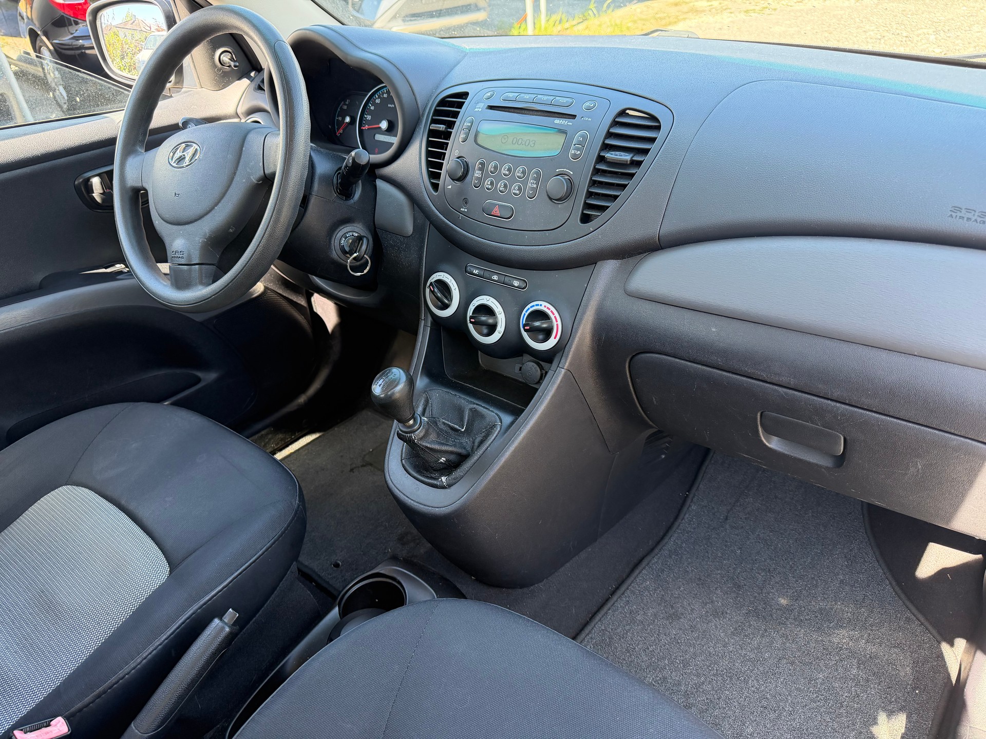 HYUNDAI i10 1.1 Comfort-image-4