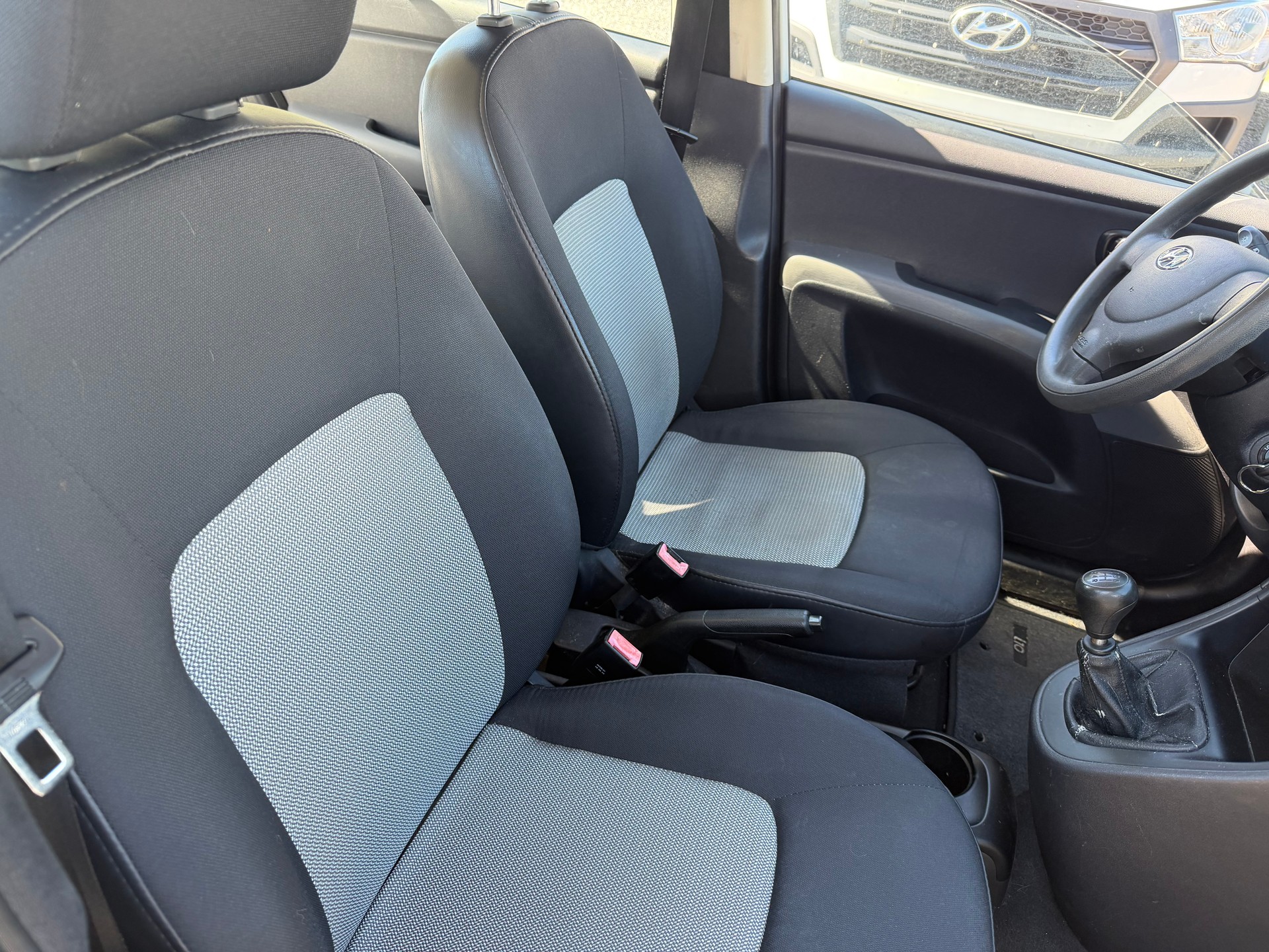 HYUNDAI i10 1.1 Comfort-image-5
