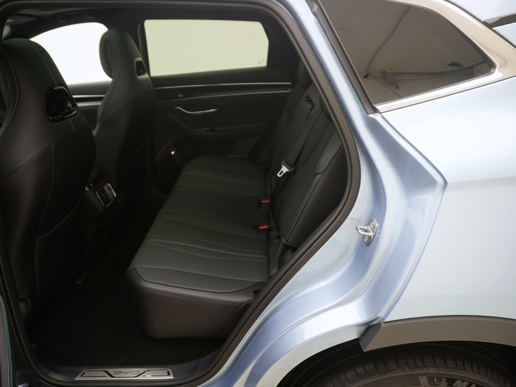 BYD Seal U DM-i Design AWD-image-12