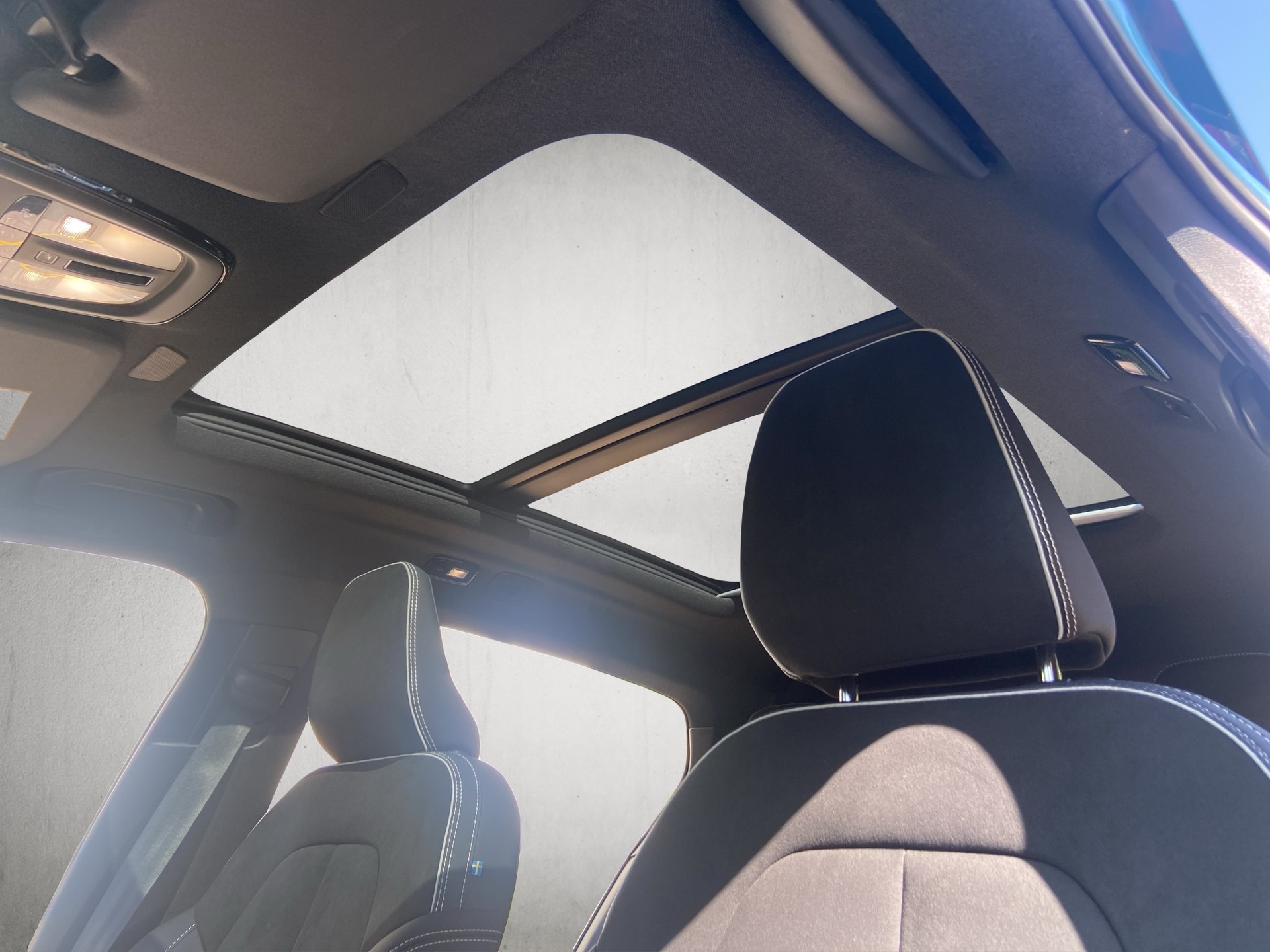 VOLVO XC40 B4 Benzin Mild Hybrid AWD Ultim. Dark DCT-image-9