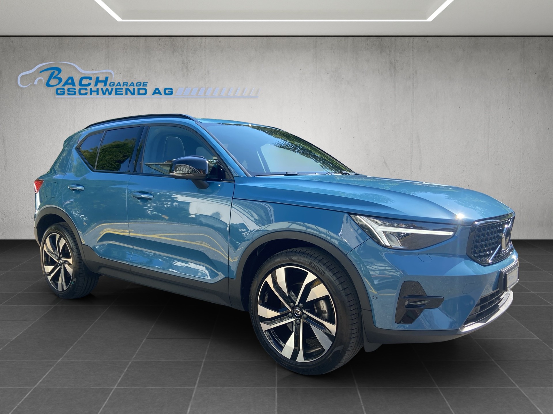 VOLVO XC40 B4 Benzin Mild Hybrid AWD Ultim. Dark DCT-image-1