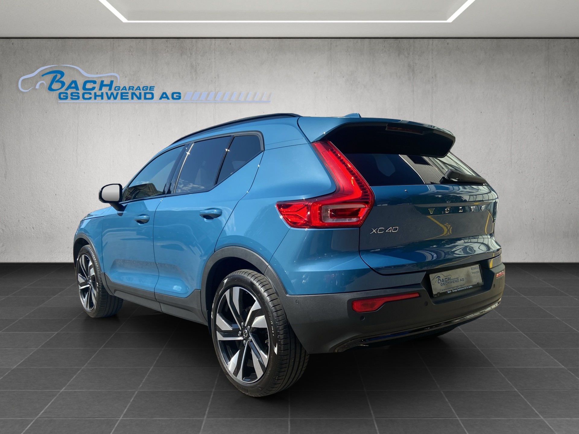 VOLVO XC40 B4 Benzin Mild Hybrid AWD Ultim. Dark DCT-image-4